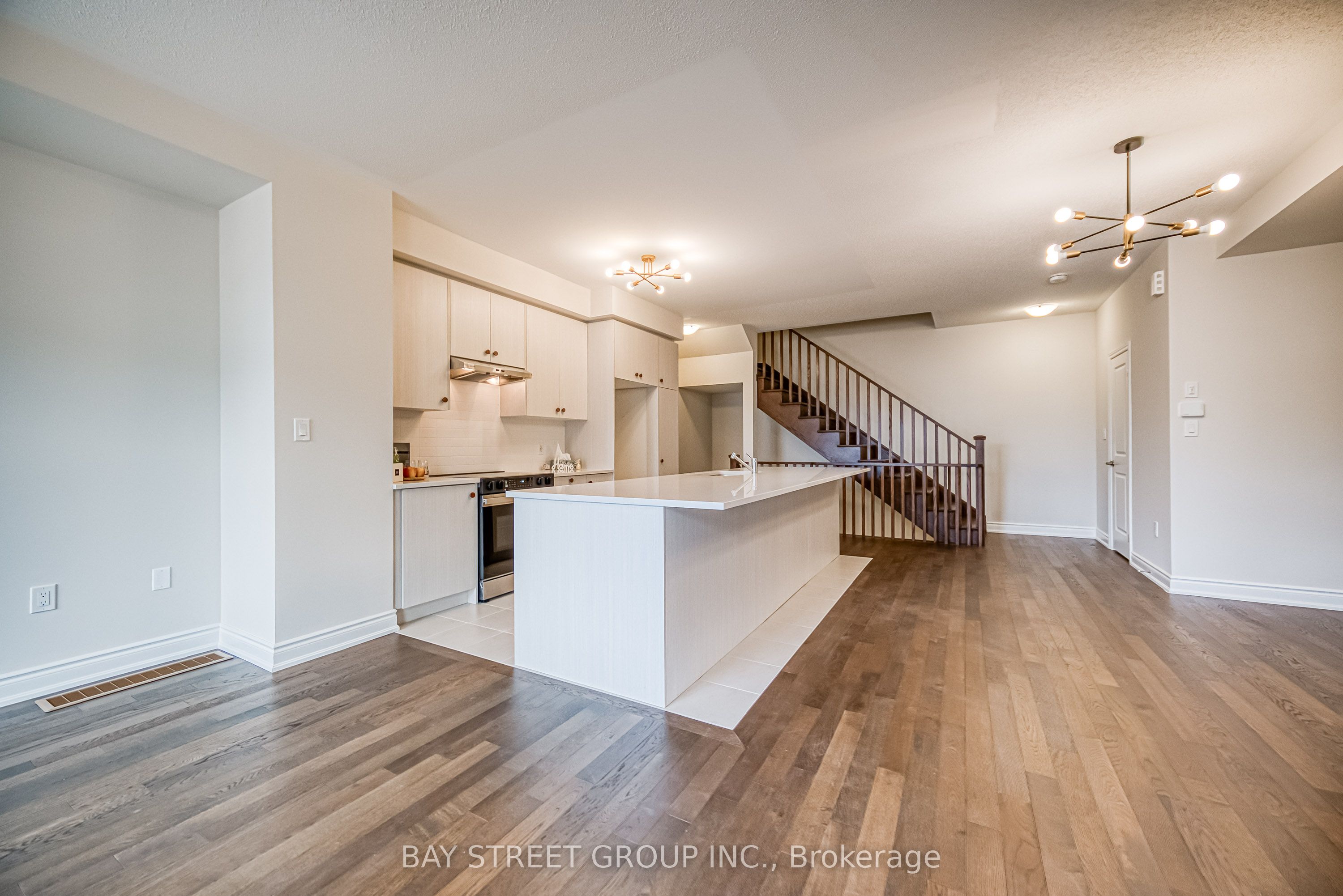1411 Courtleigh Trail