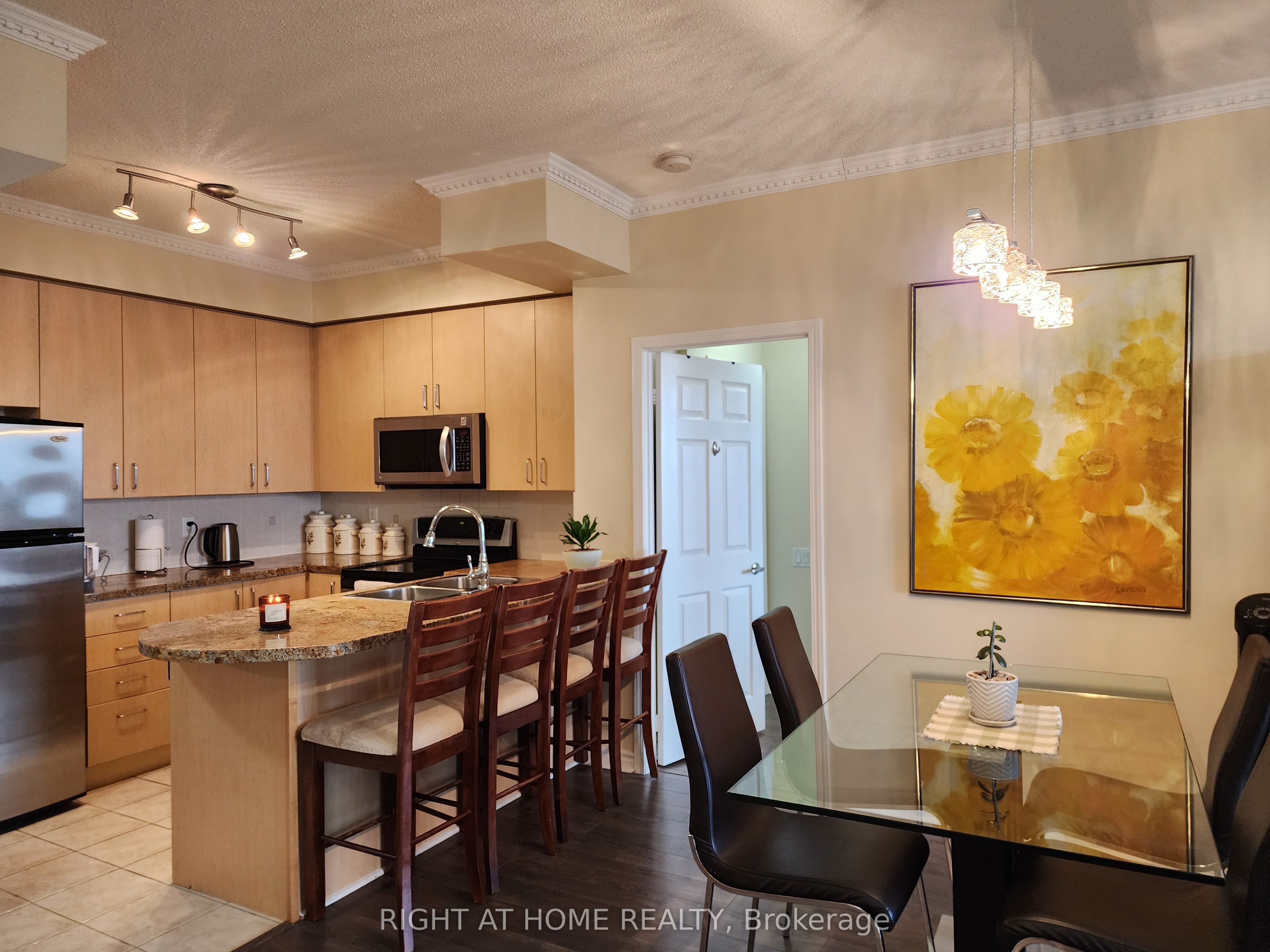 11121 Yonge Street, ## 602