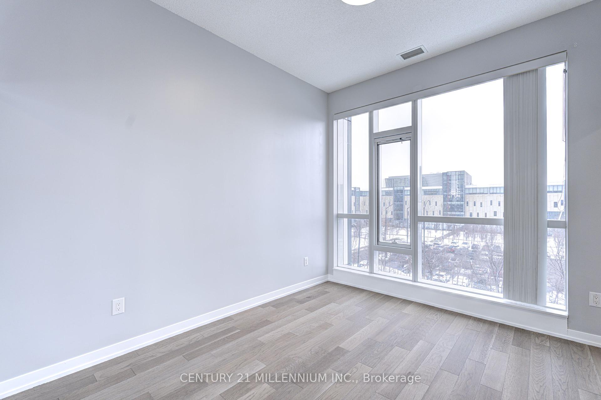 2 Bedrooms Condo at 365 Prince Of Wales, Mississauga For sale
