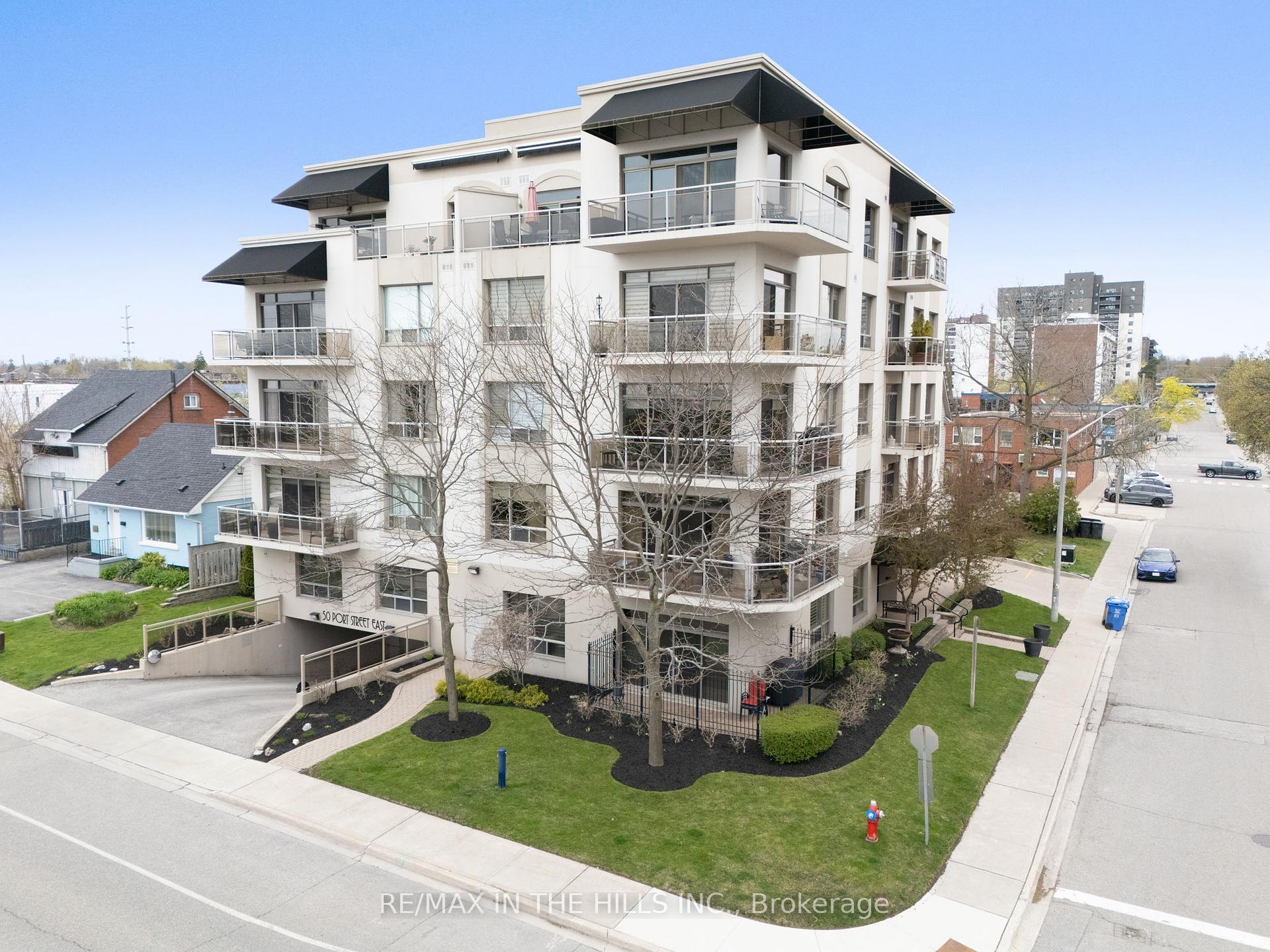 2 Bedrooms Condo at 50 Port, Mississauga For sale