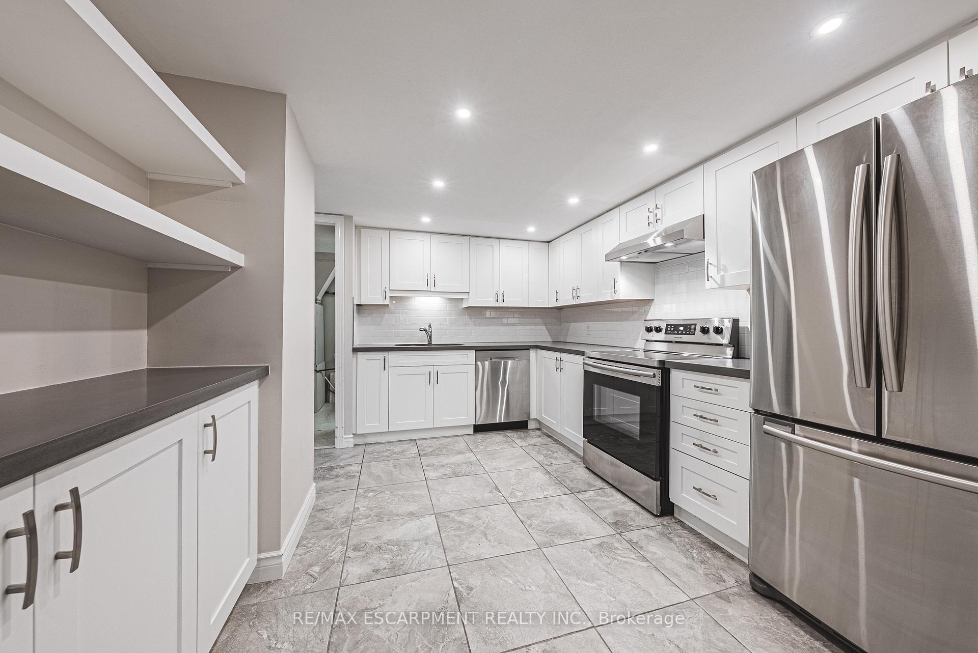 3 Bedrooms Condo at 150 WILSON, Hamilton For sale