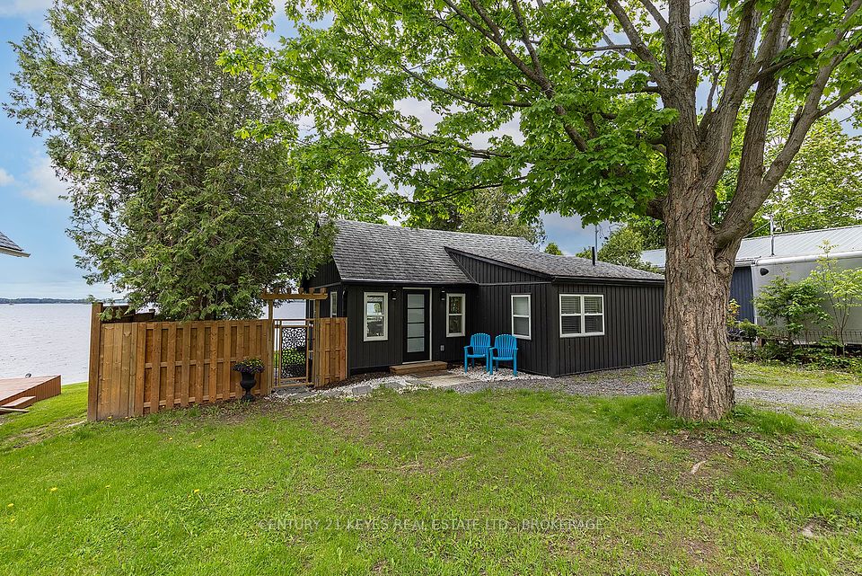 38 Dark Island Lane, Gananoque, ON K7G 2V4