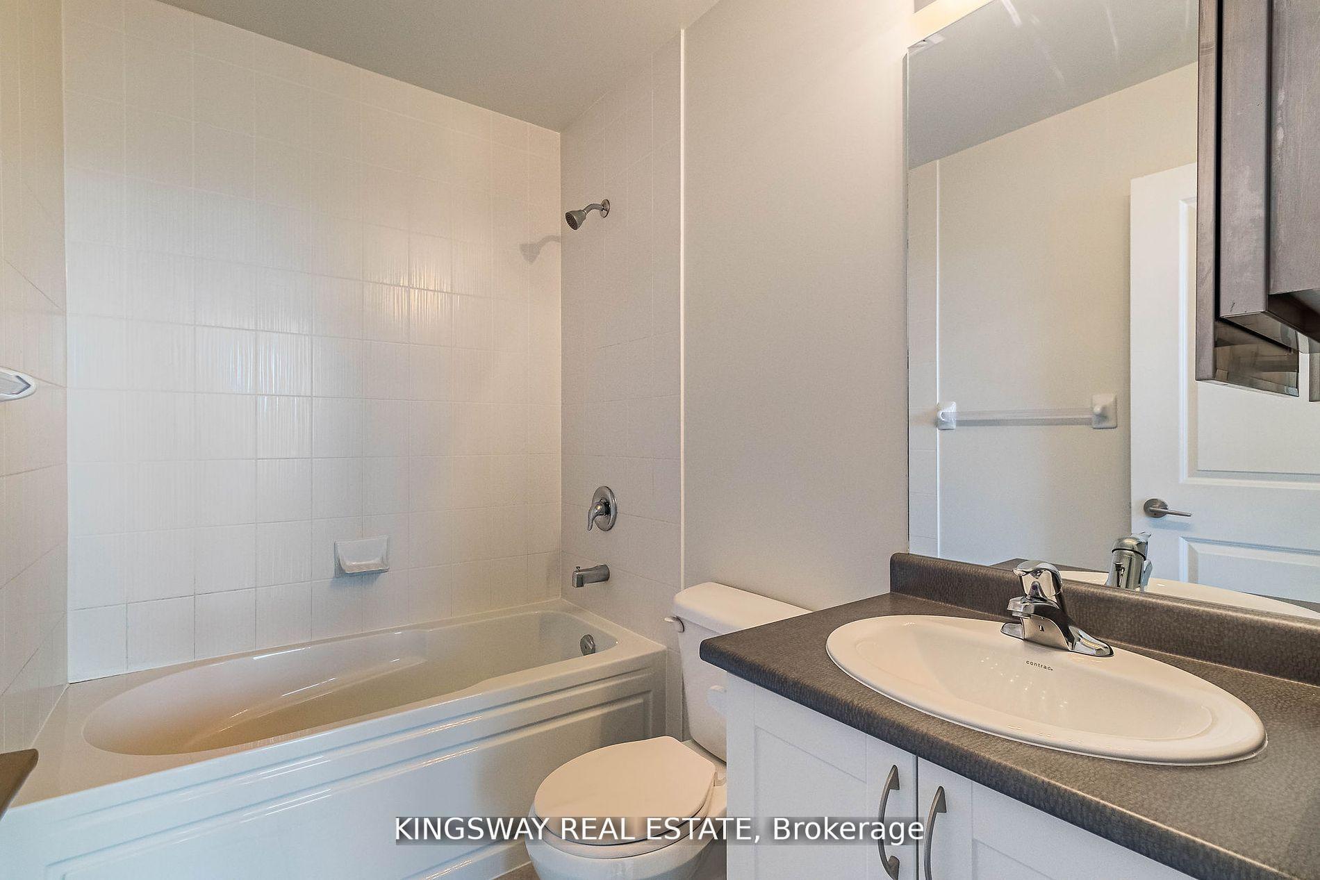 #217 – 349 RATHBURN Road, Mississauga, ON L5B 0G9