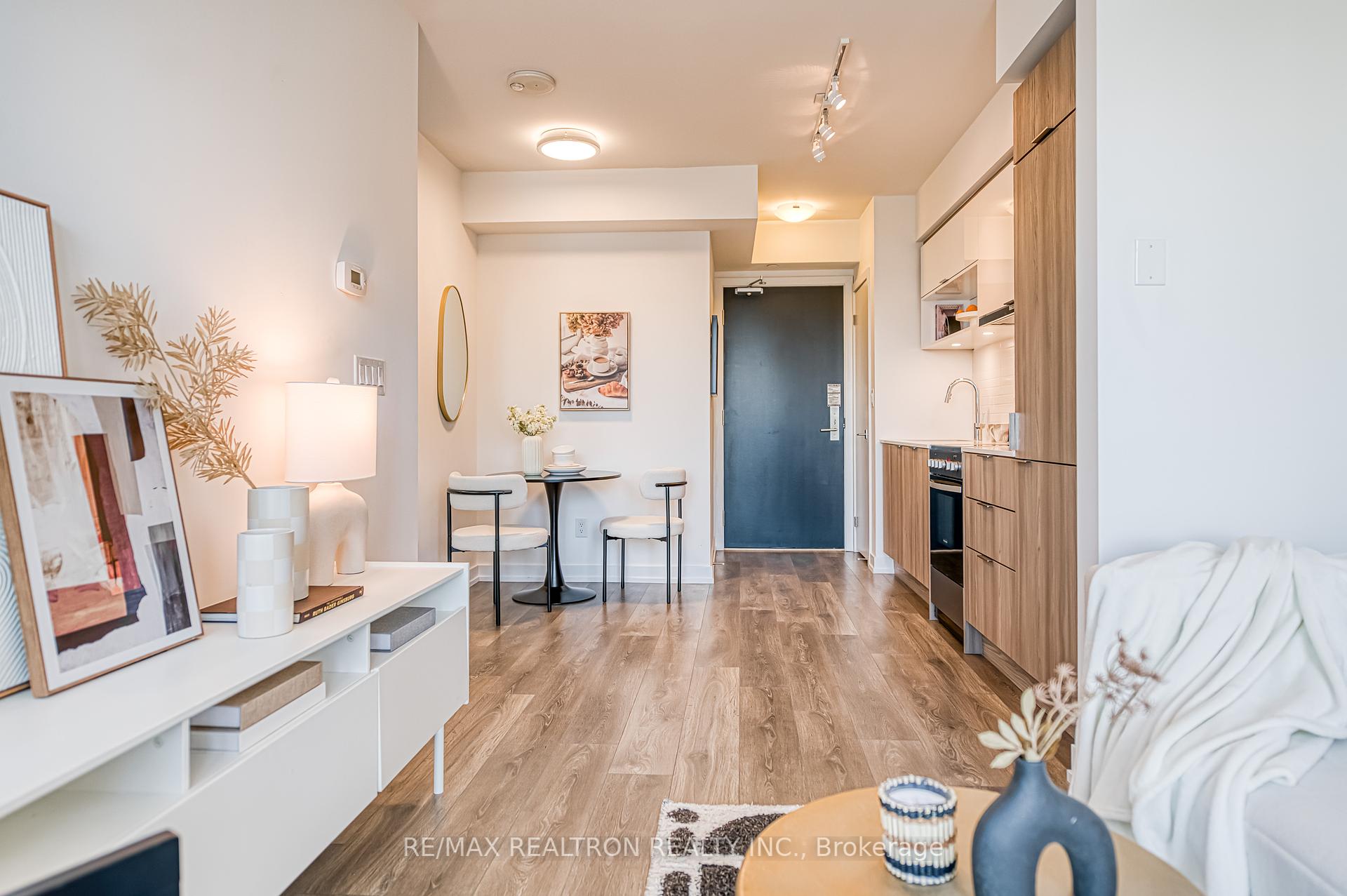 1 Bedroom Condo at 159 Wellesley,  Toronto For sale