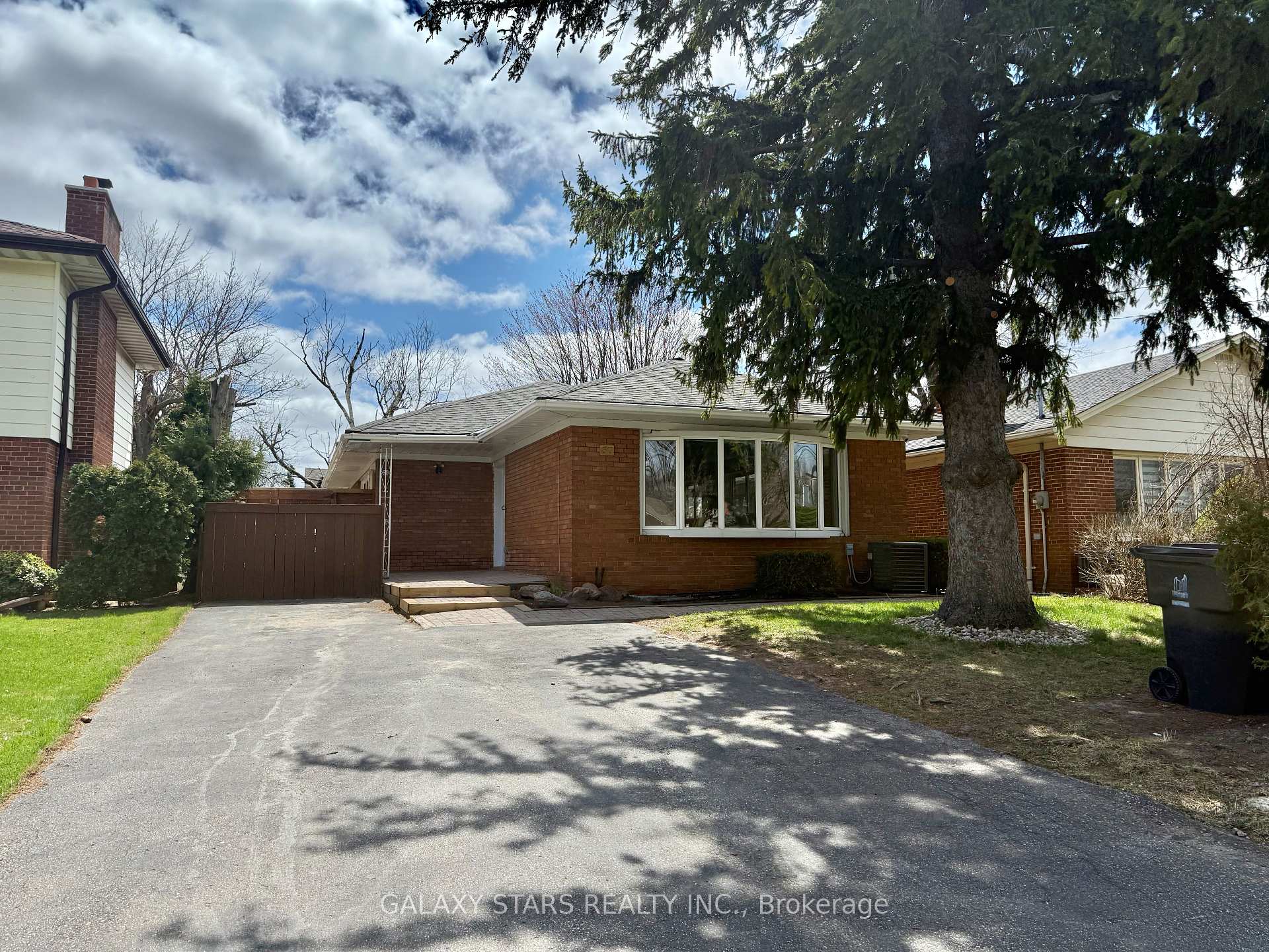 57 Moorecroft Crescent, Toronto, ON M1K 3T9