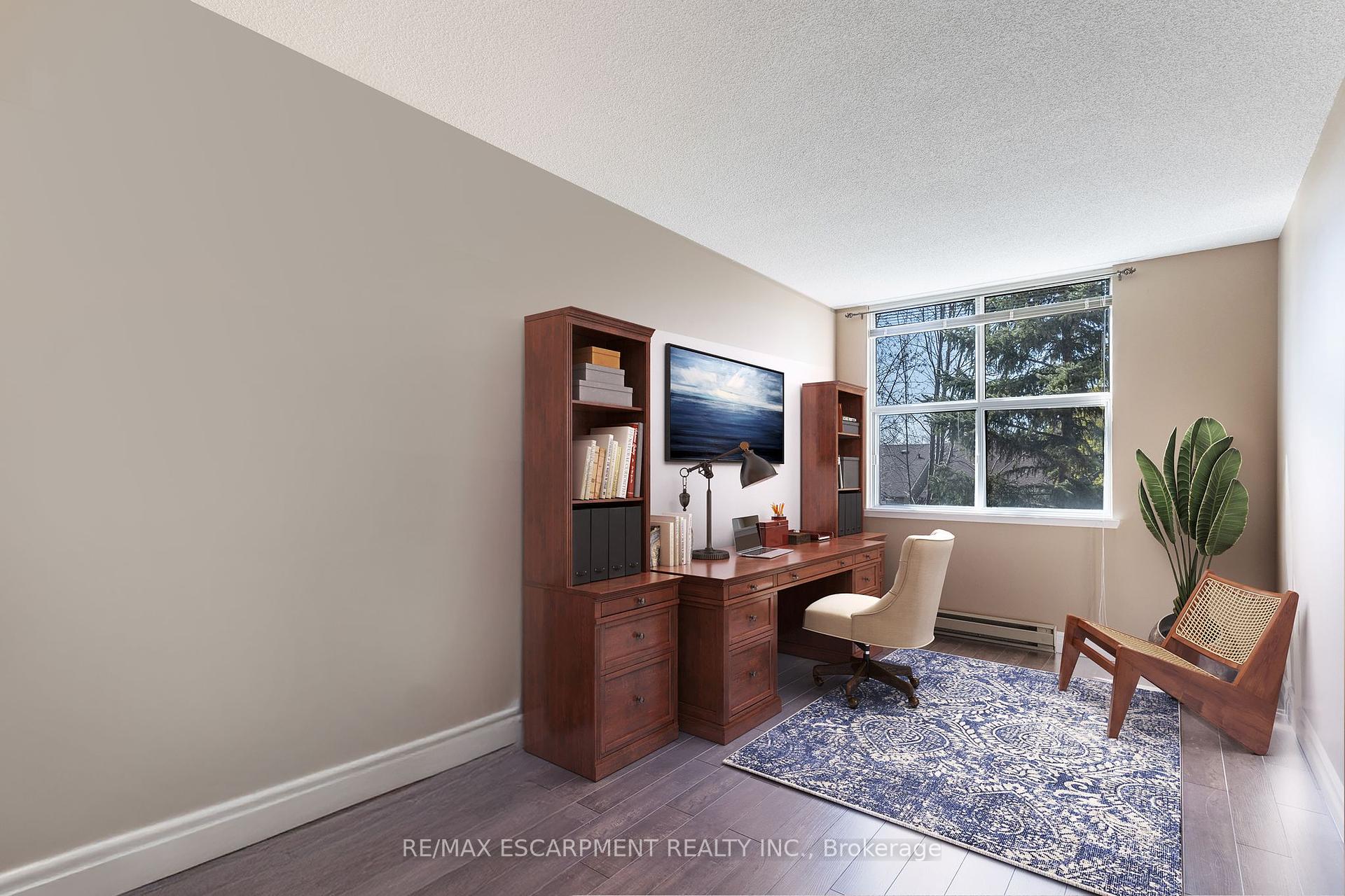 2 Bedrooms Condo at 2199 Sixth,  Oakville For sale