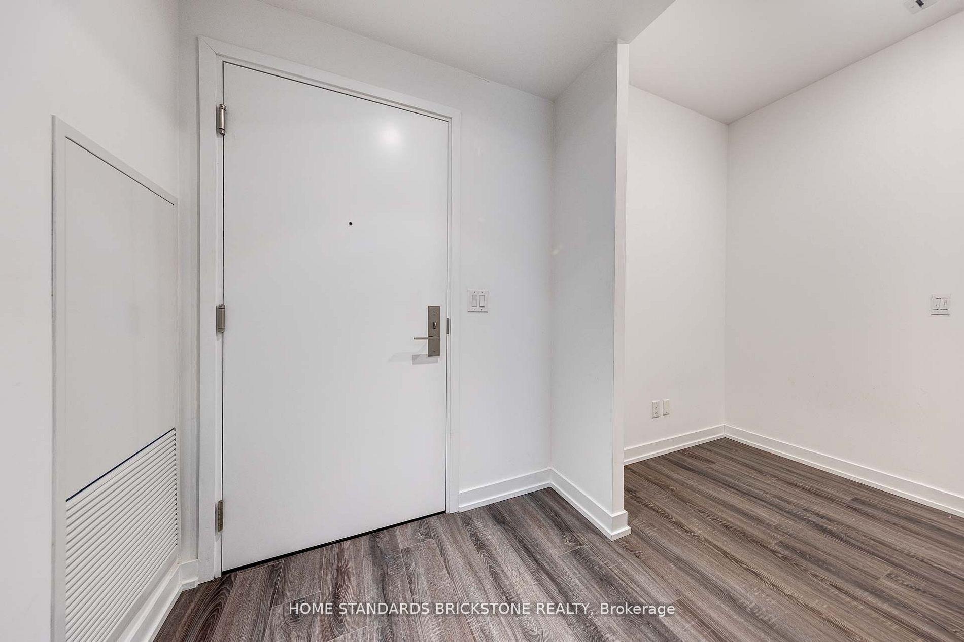 3 Bedrooms Condo at 20 Edward, Toronto For sale