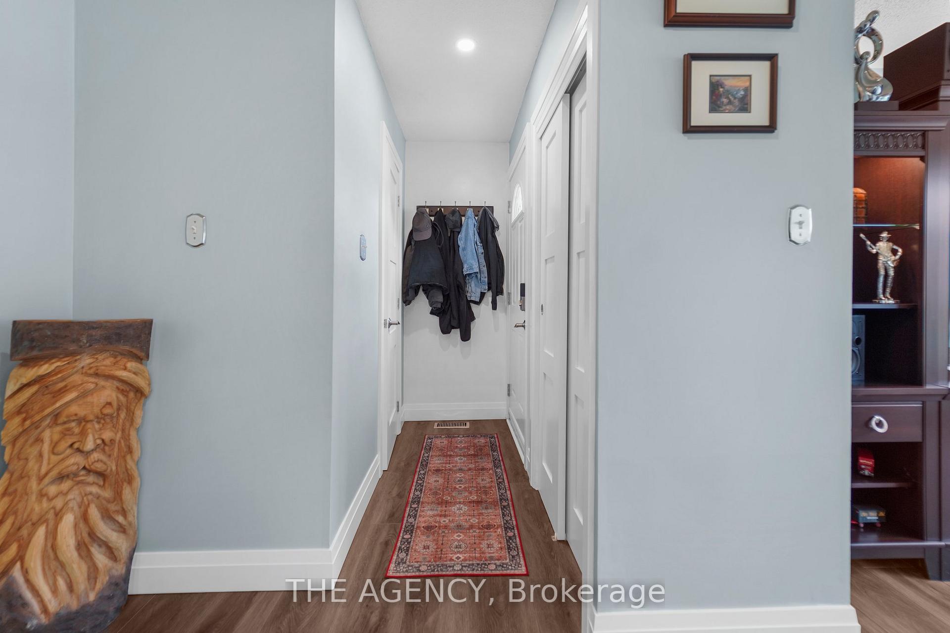 3 Bedrooms Condo at 965 Francis, Burlington For sale
