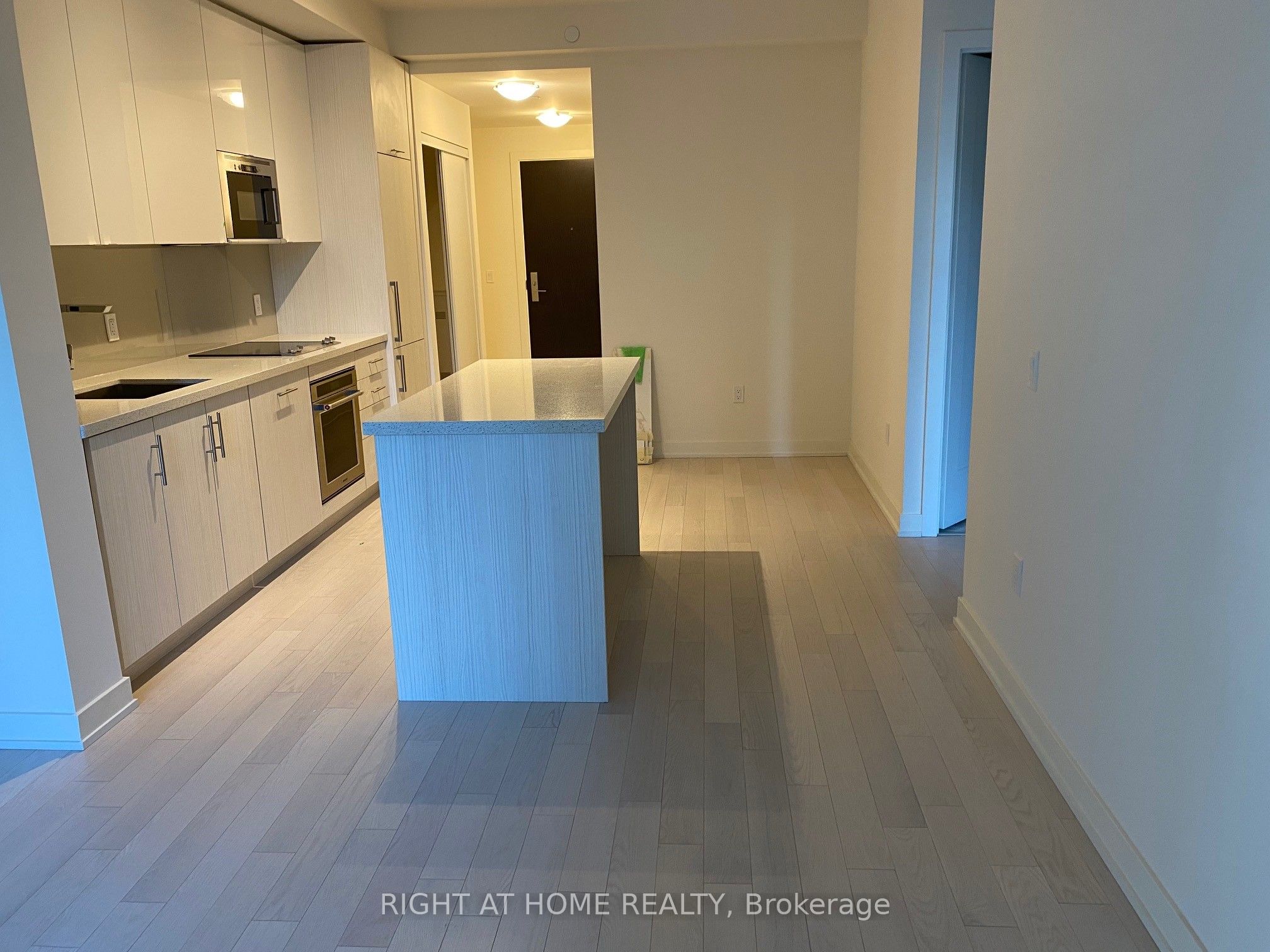 330 Richmond Street W, #Unit 901