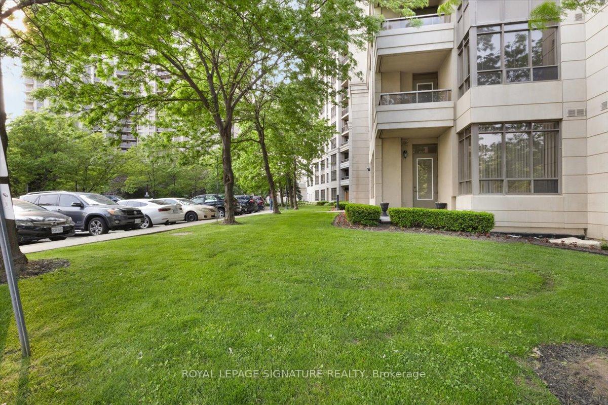 1 Bedroom Condo at 700 Humberwood, Toronto For sale
