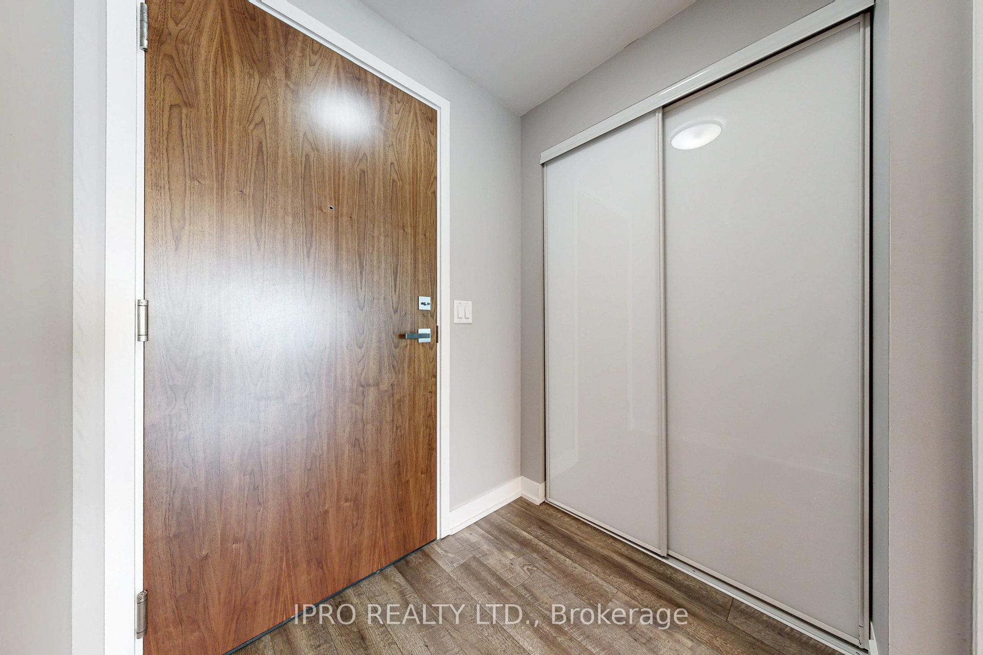 2 Bedrooms Condo at 30 Baseball, Toronto For sale