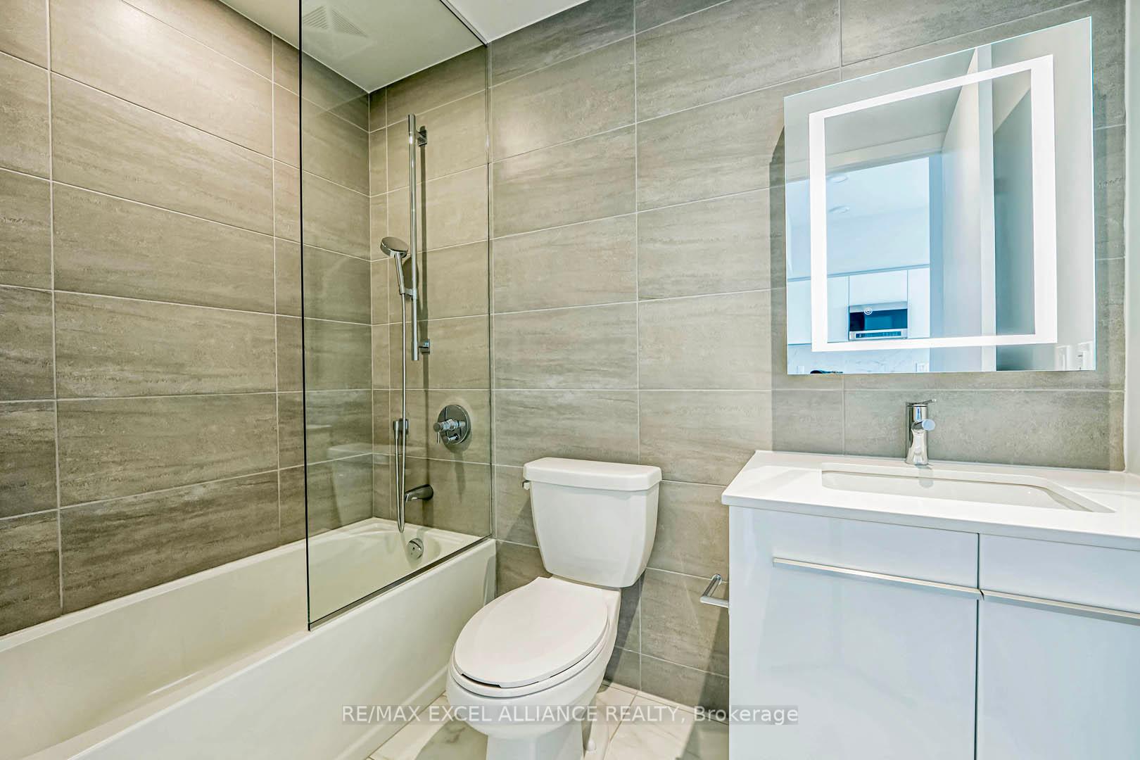 2 Bedrooms Condo at 8 Cumberland,  Toronto For sale