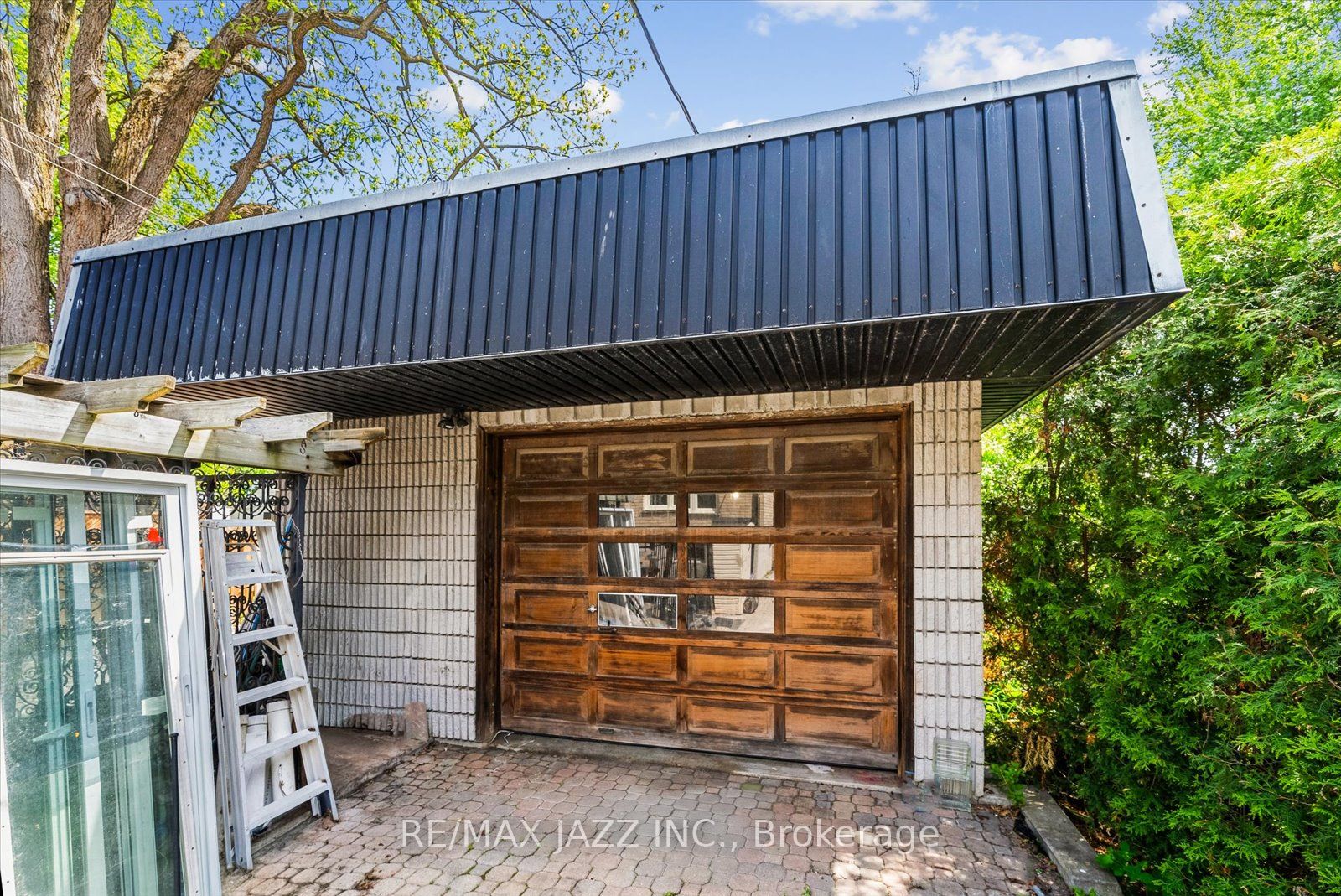 649 Masson Street