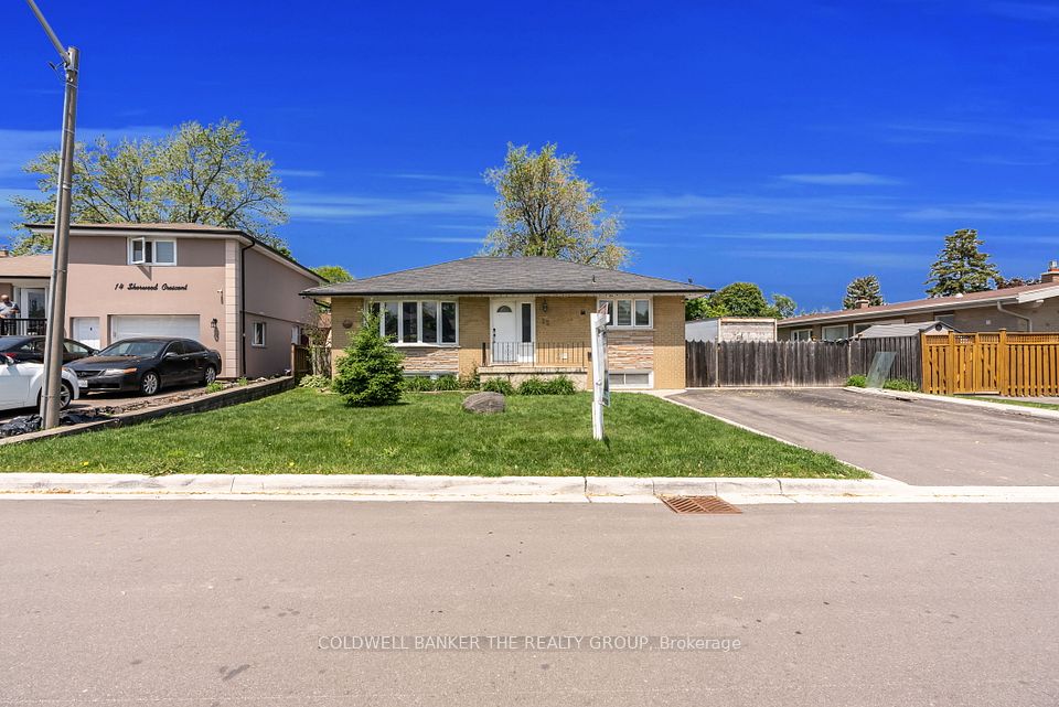 12 Sherwood Crescent, Brampton, ON L6X 2E1