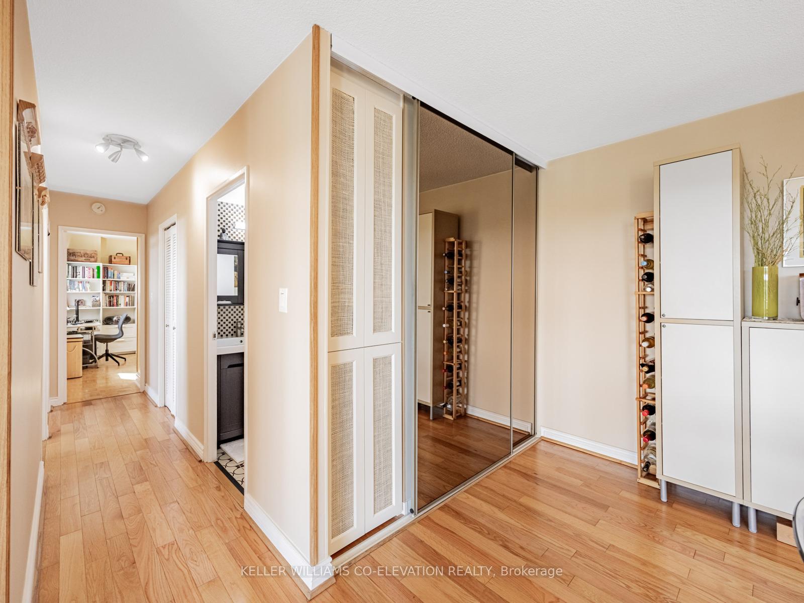 3 Bedrooms Condo at 250 Scarlett, Toronto For sale