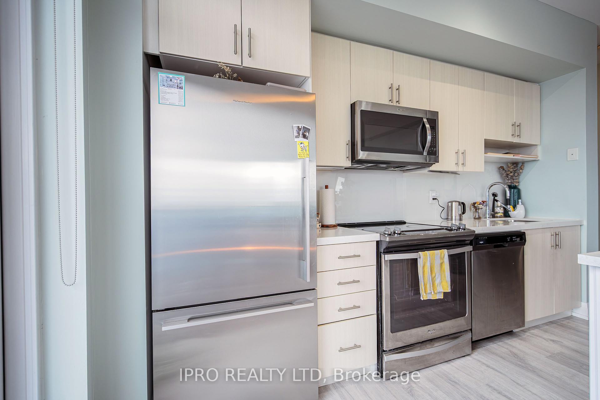 2 Bedrooms Condo at 3600 Hwy 7,  Vaughan For sale