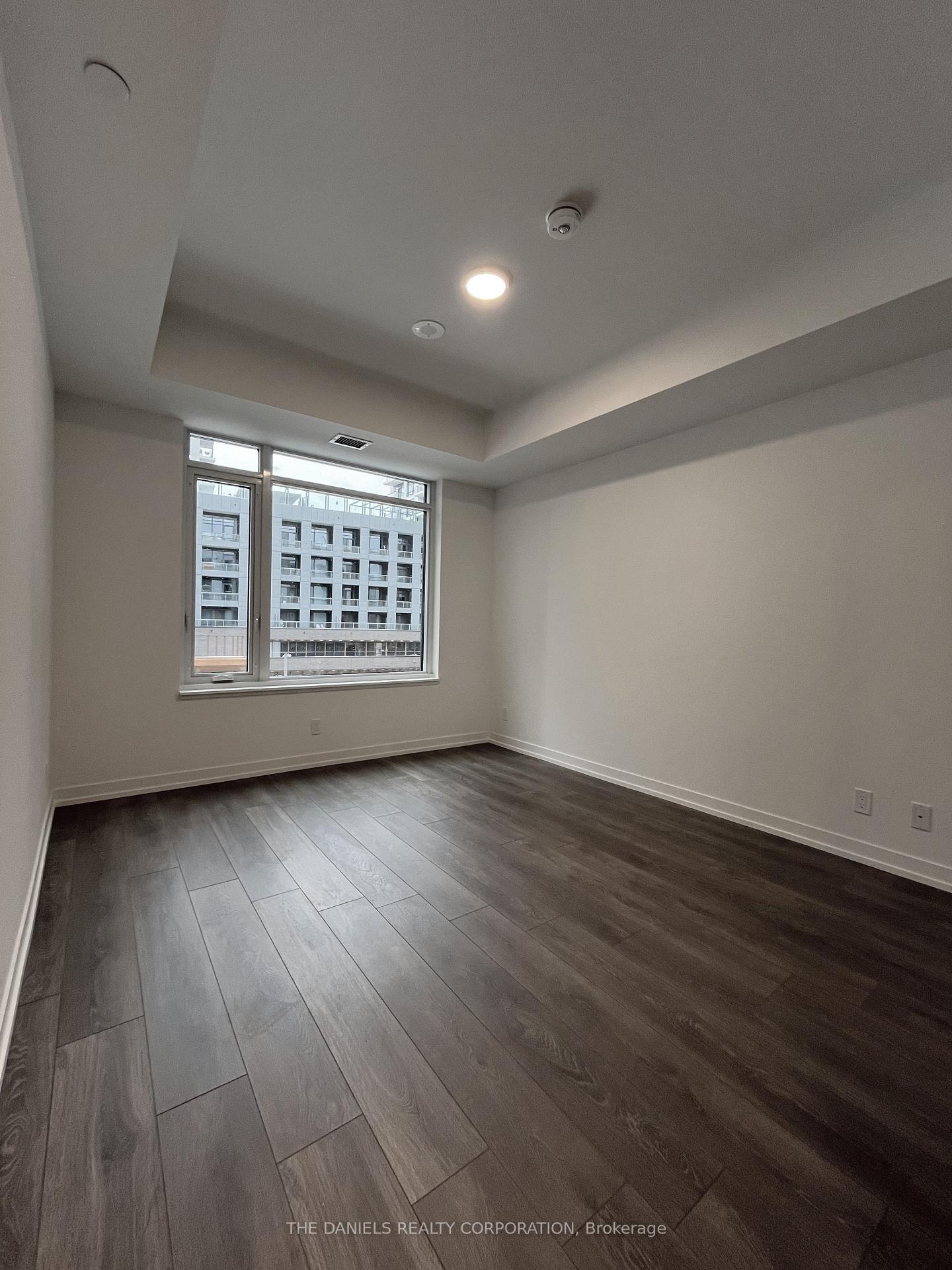 2 Bedrooms Condo at 8 Beverley Glen,  Vaughan For sale