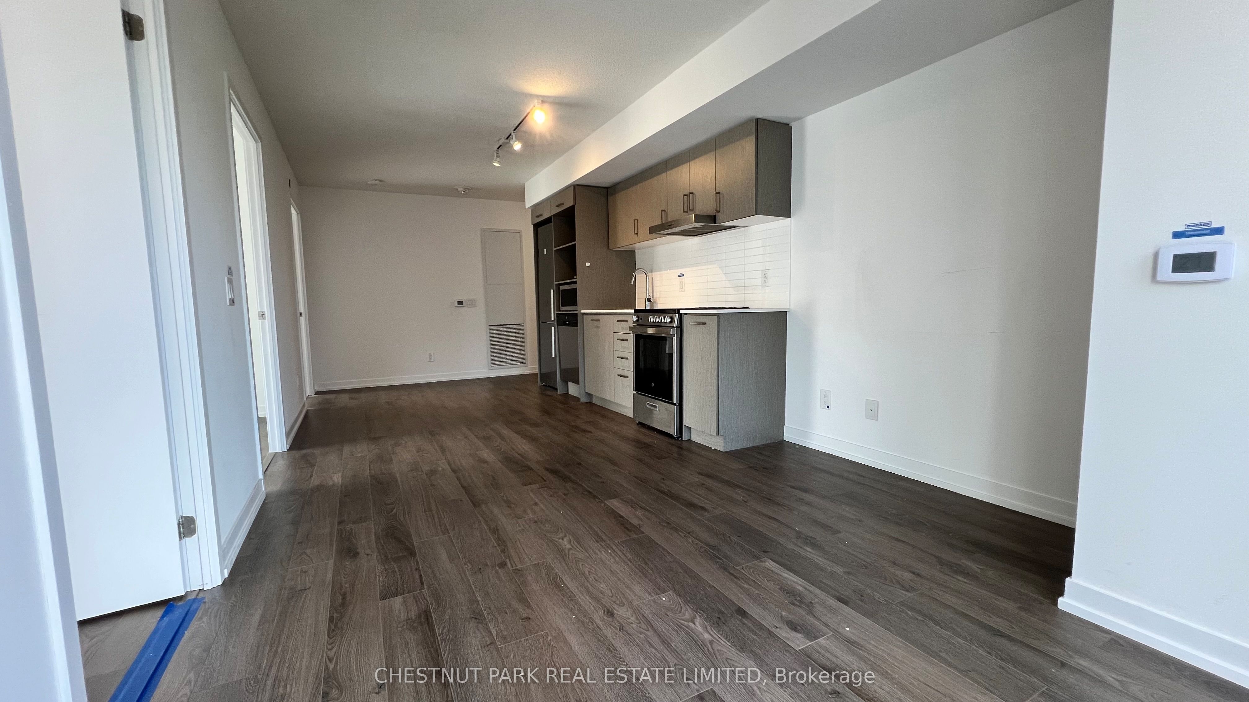 219 Dundas Street E, #2007