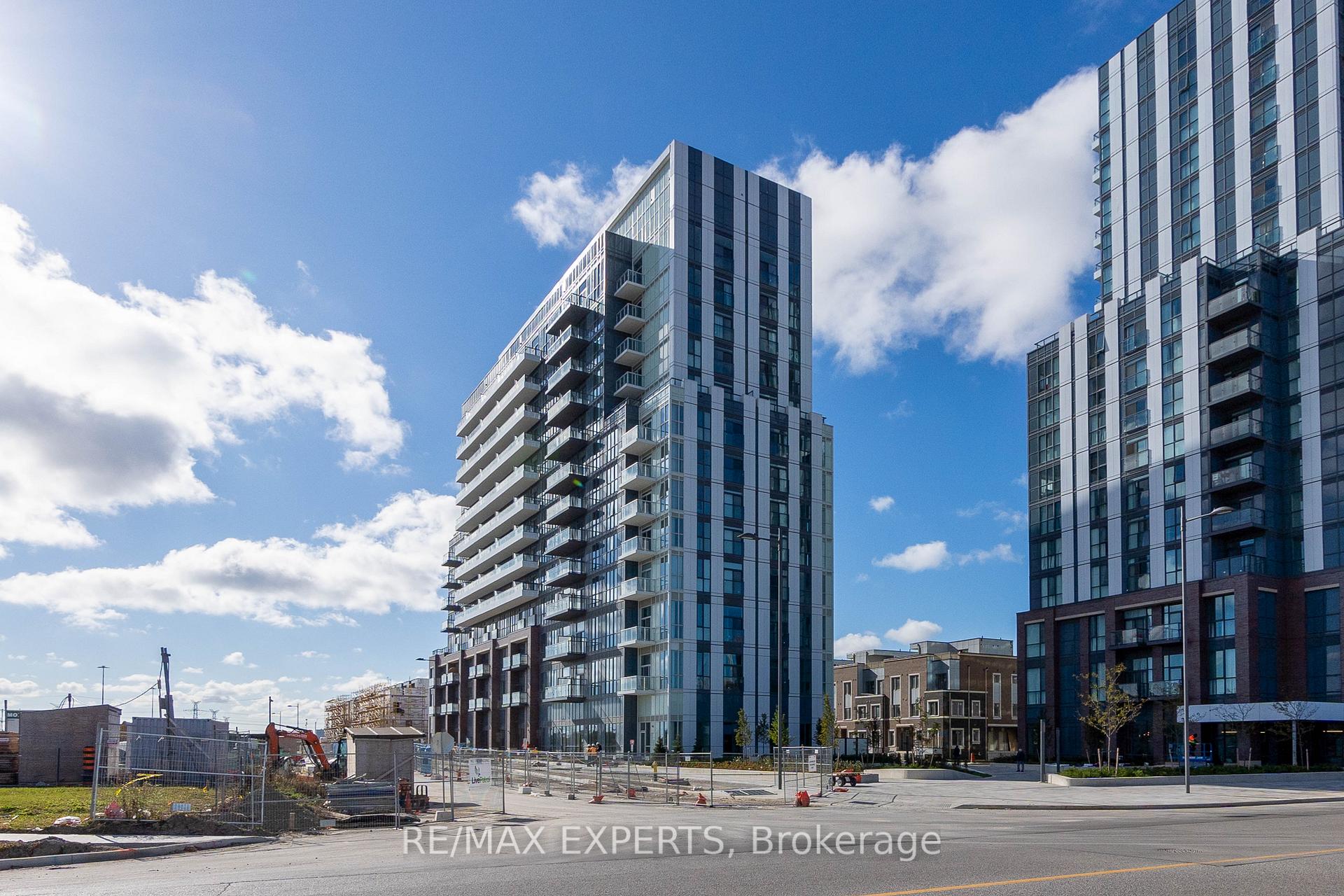 2 Bedrooms Condo at 60 Honeycrisp,  Vaughan For sale