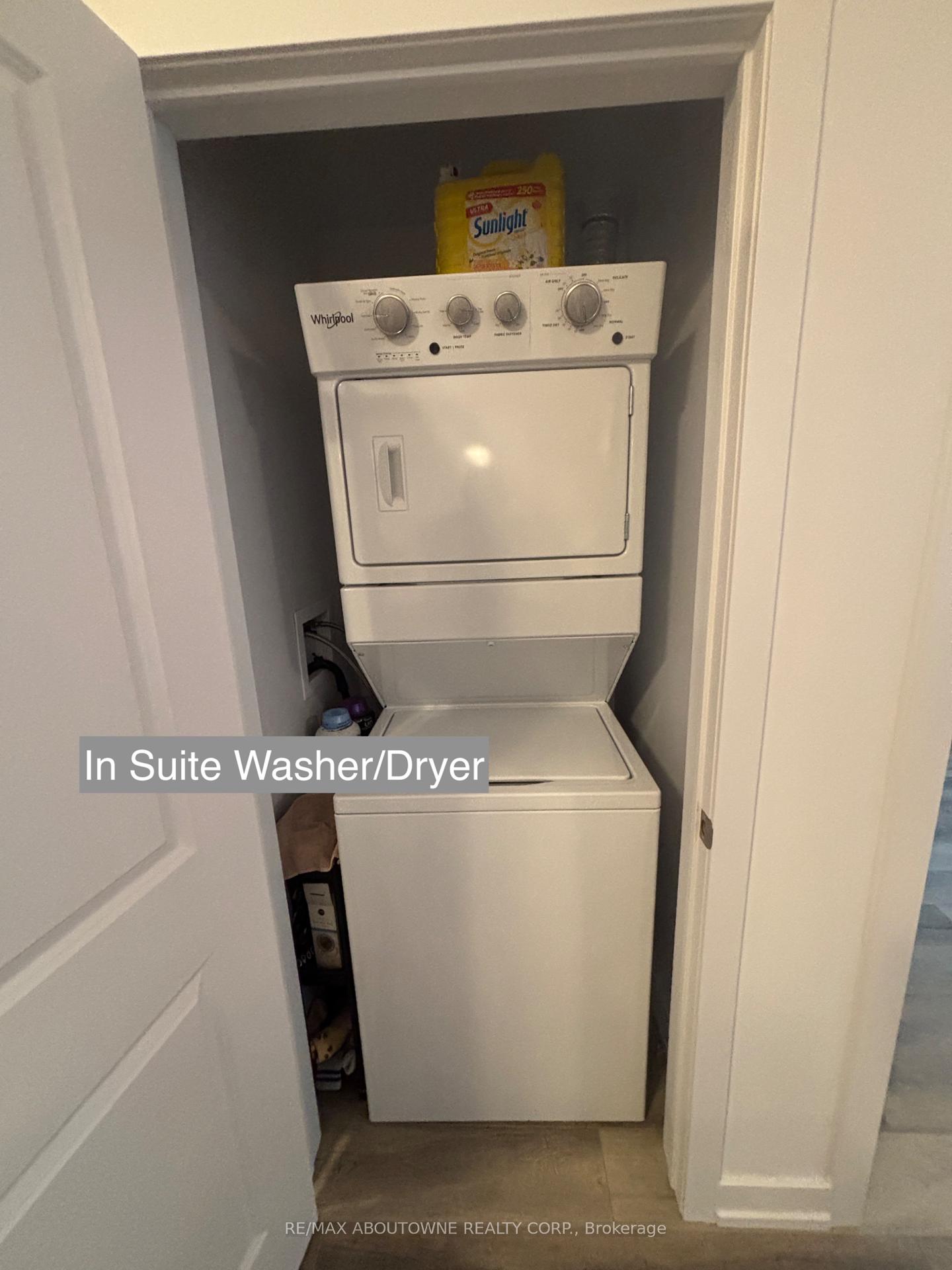 2 Bedrooms Condo at 470 Dundas, Hamilton For sale