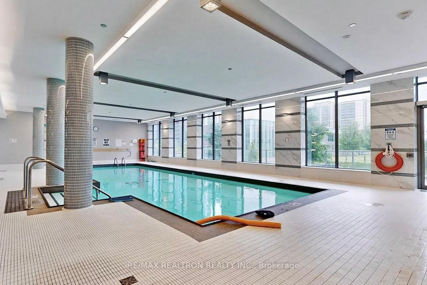 2 Bedrooms Condo at 36 Forest Manor, Toronto For sale