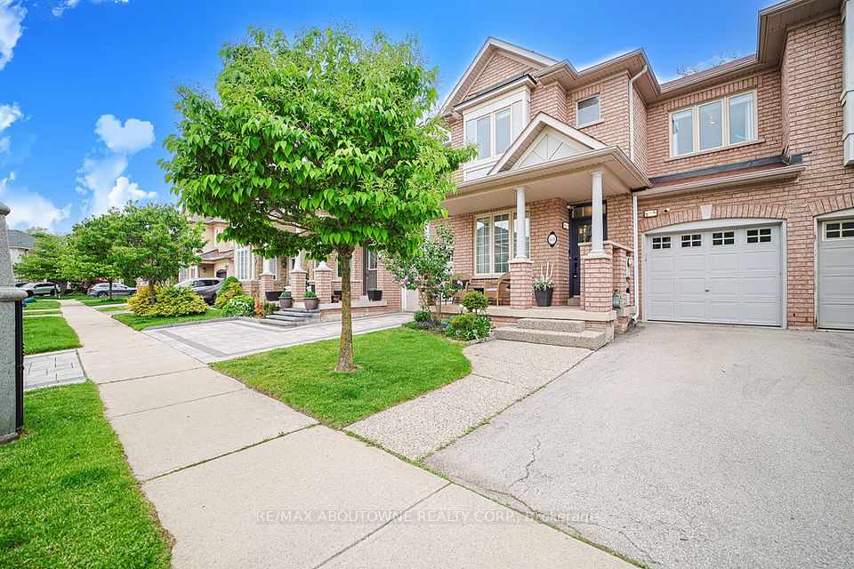 3432 Robin Hill