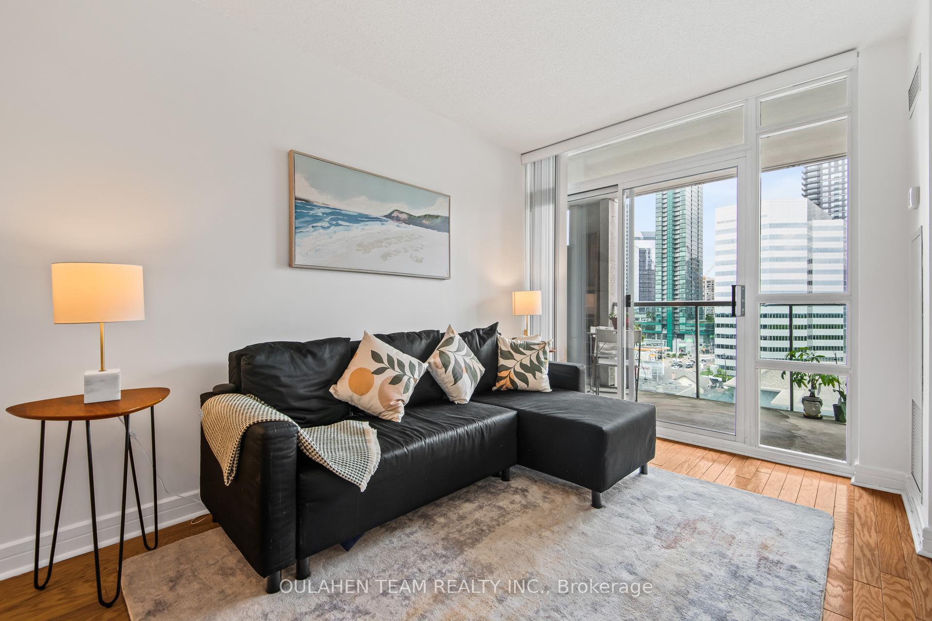 1 Bedroom Condo at 16 Harrison Garden, Toronto For sale
