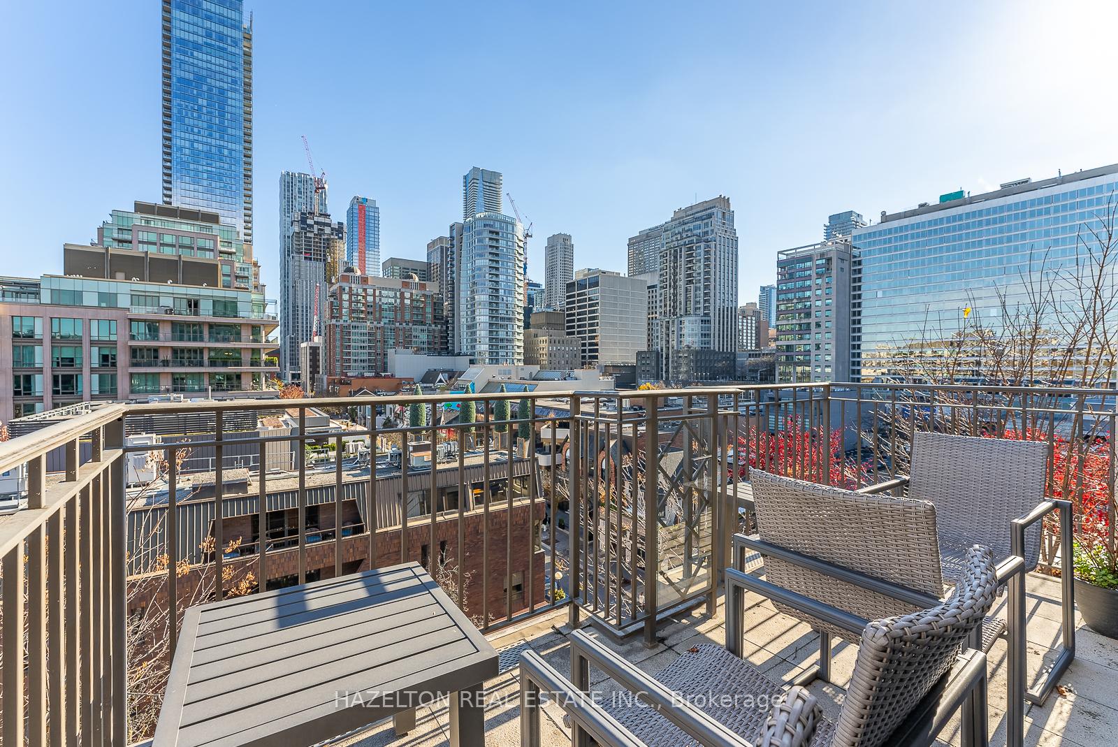 4 Bedrooms Condo at 118 Yorkville, Toronto For sale