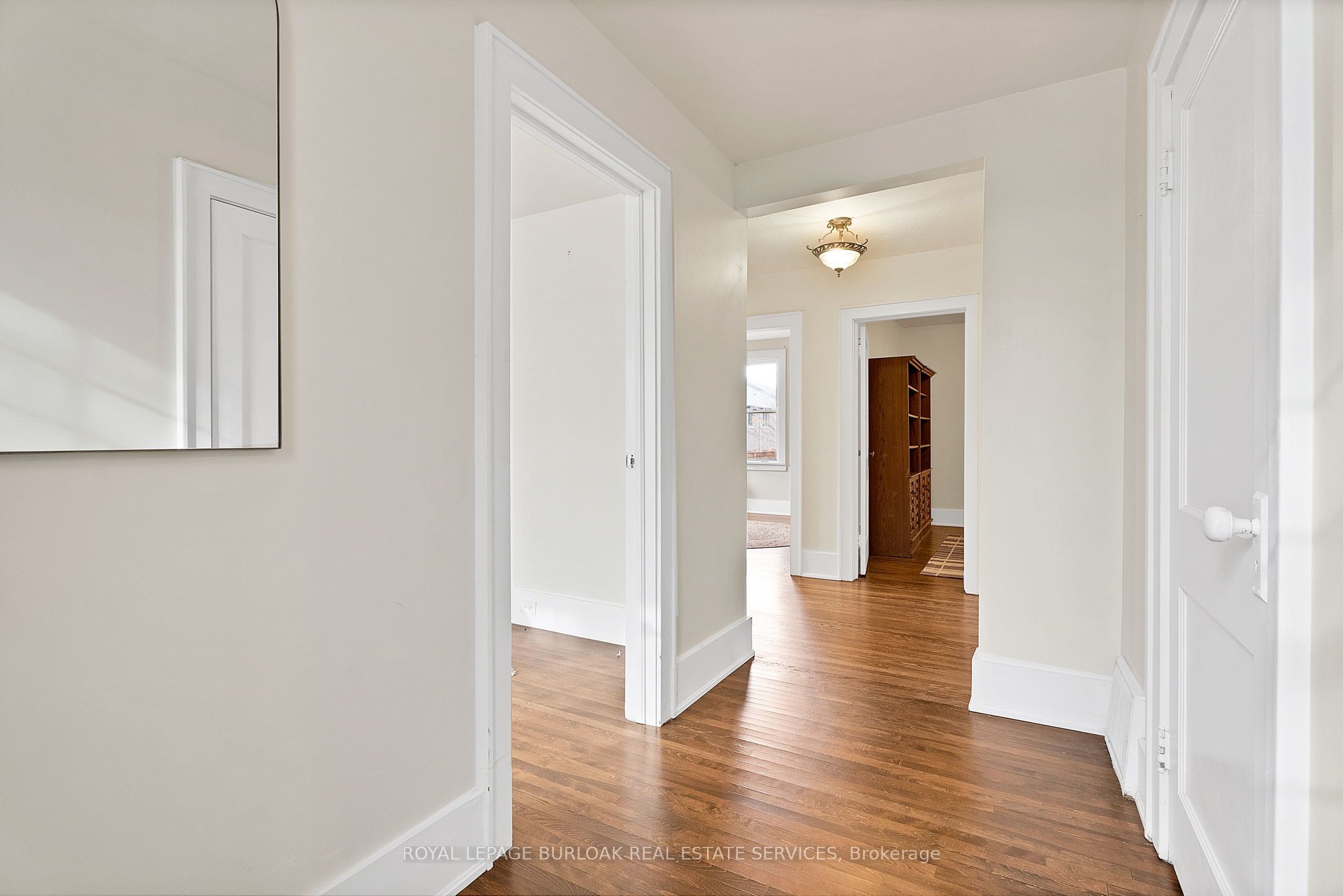 295 Plains Road W