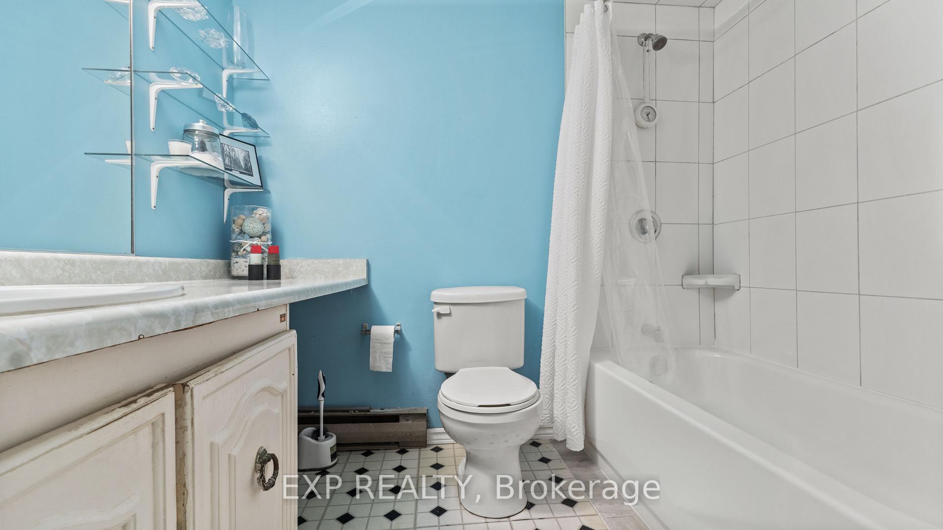 5 Bedrooms Condo at 180 Mississauga Valley, Mississauga For sale