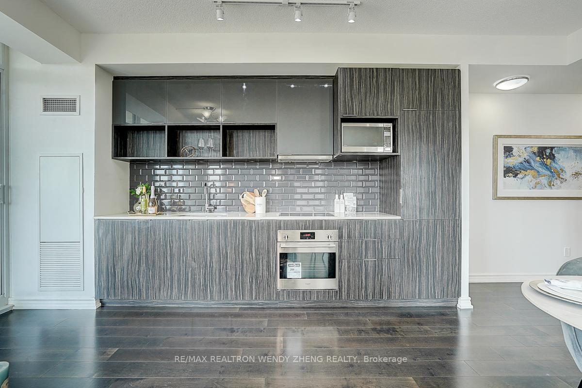 2 Bedrooms Condo at 52 Forest Manor, Toronto For sale
