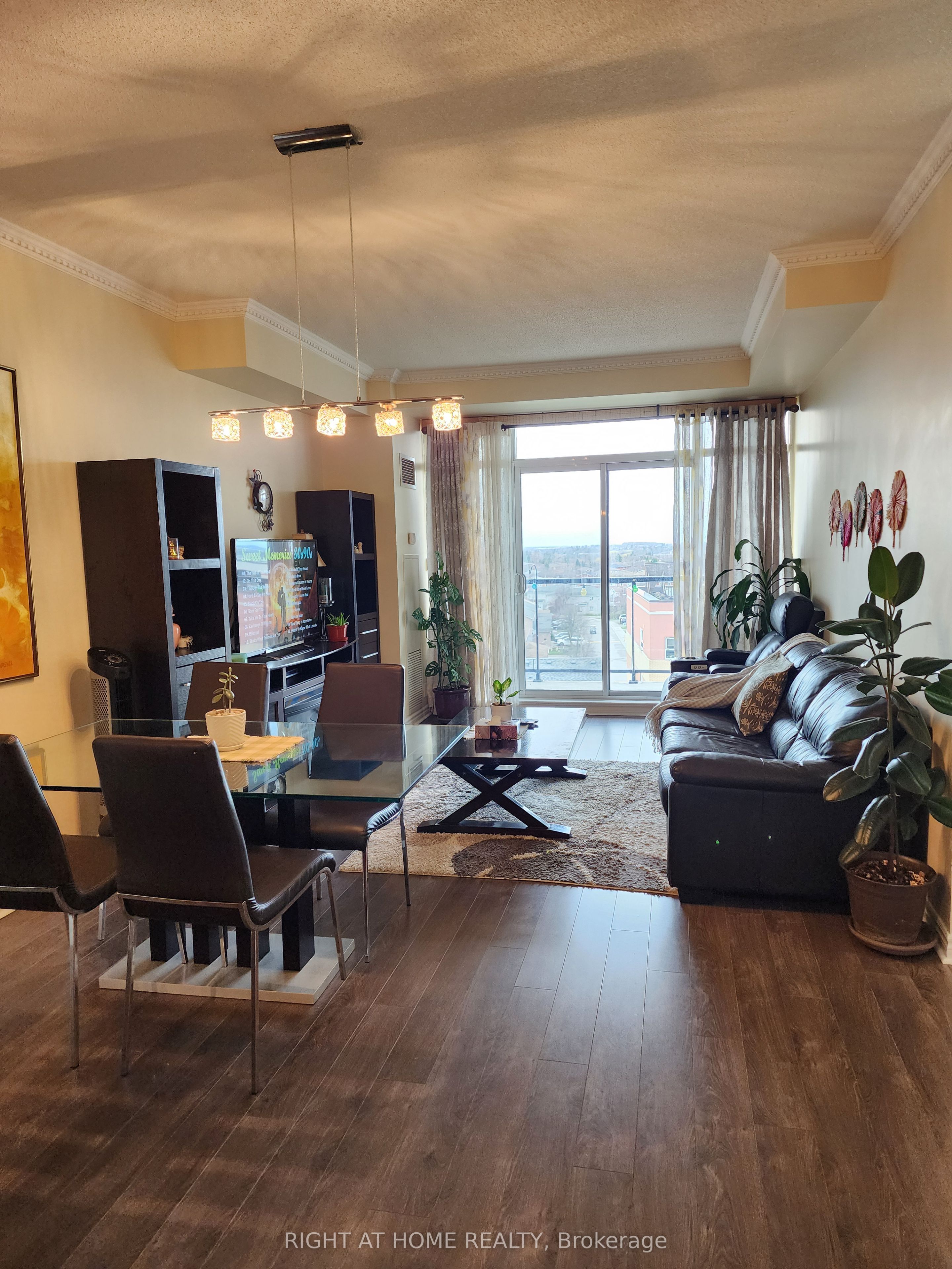 11121 Yonge Street, ## 602