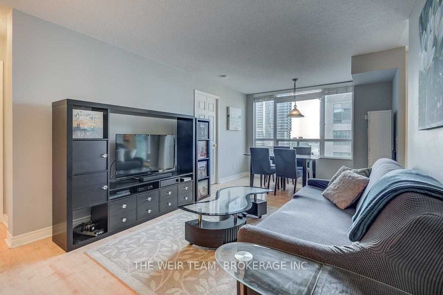 51 Lower Simcoe Street