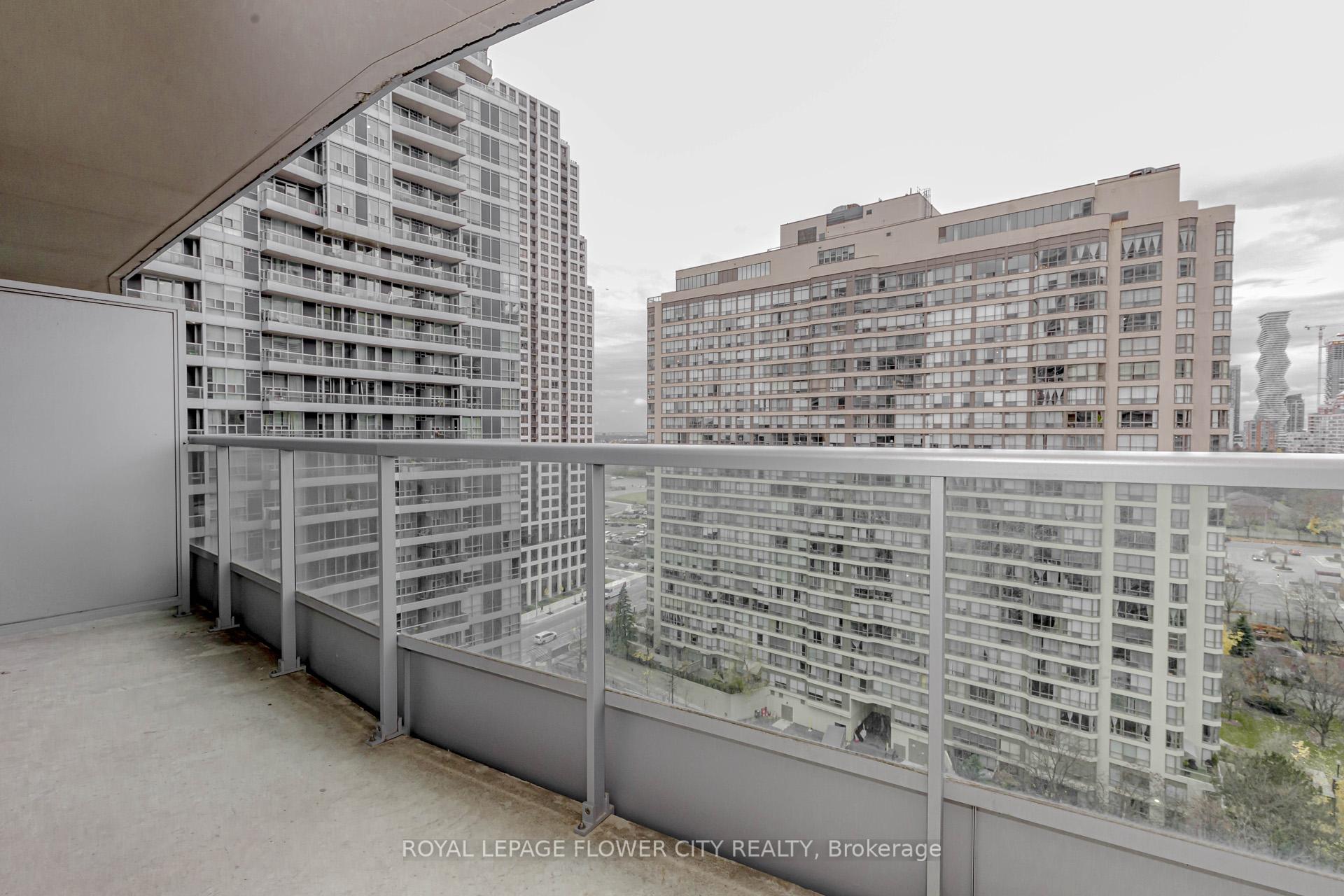 2 Bedrooms Condo at 1 Elm,  Mississauga For sale