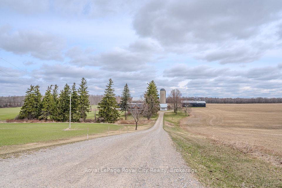 5477 Wellington 29 Road ; MLS ID: X12094294