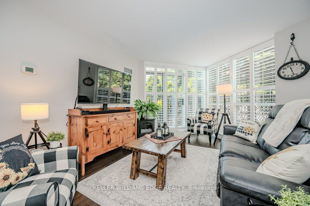 2 Bedrooms Condo at 1150 Parkwest, Mississauga For sale