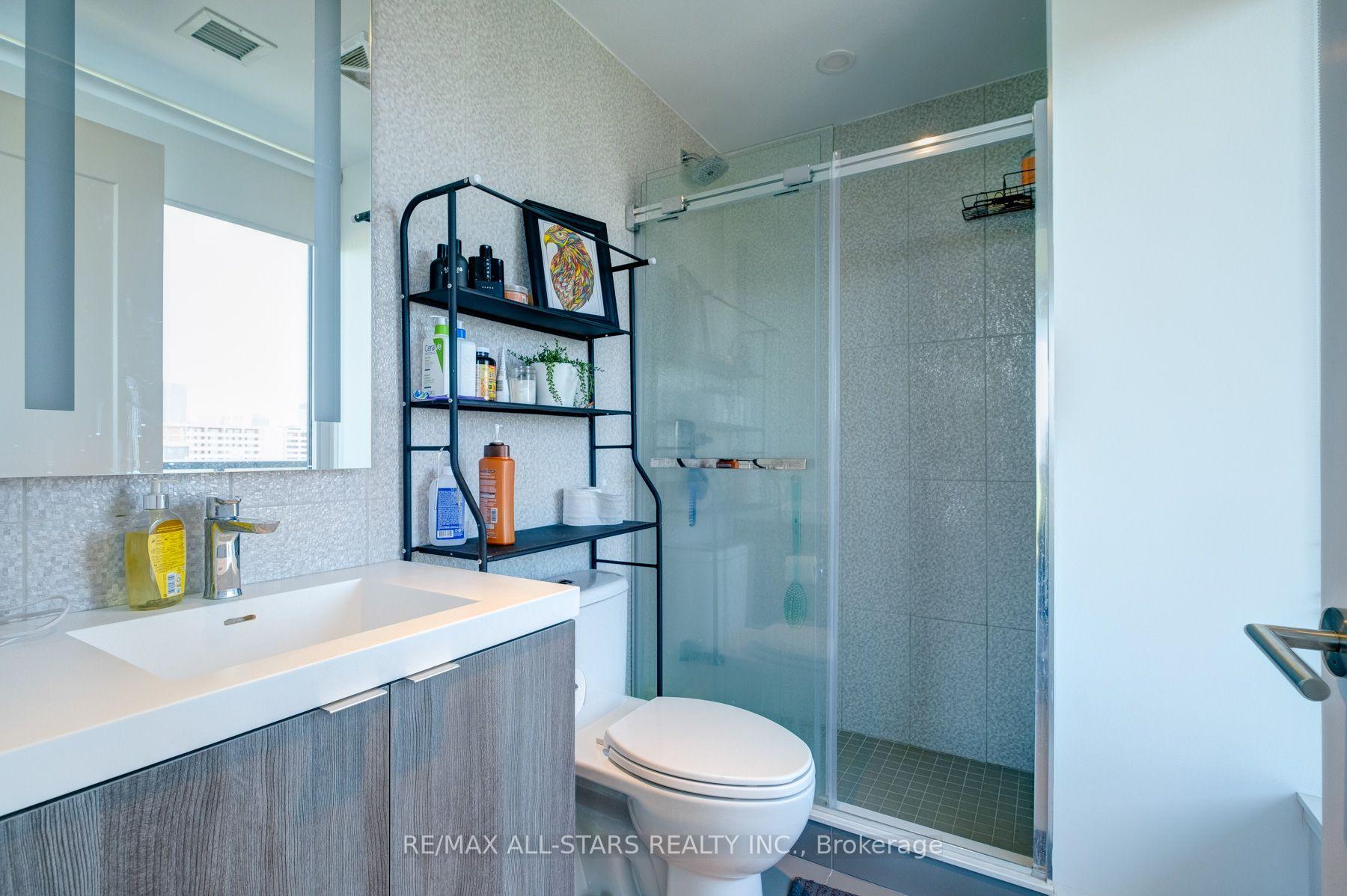 3 Bedrooms Condo at 575 Bloor, Toronto For sale