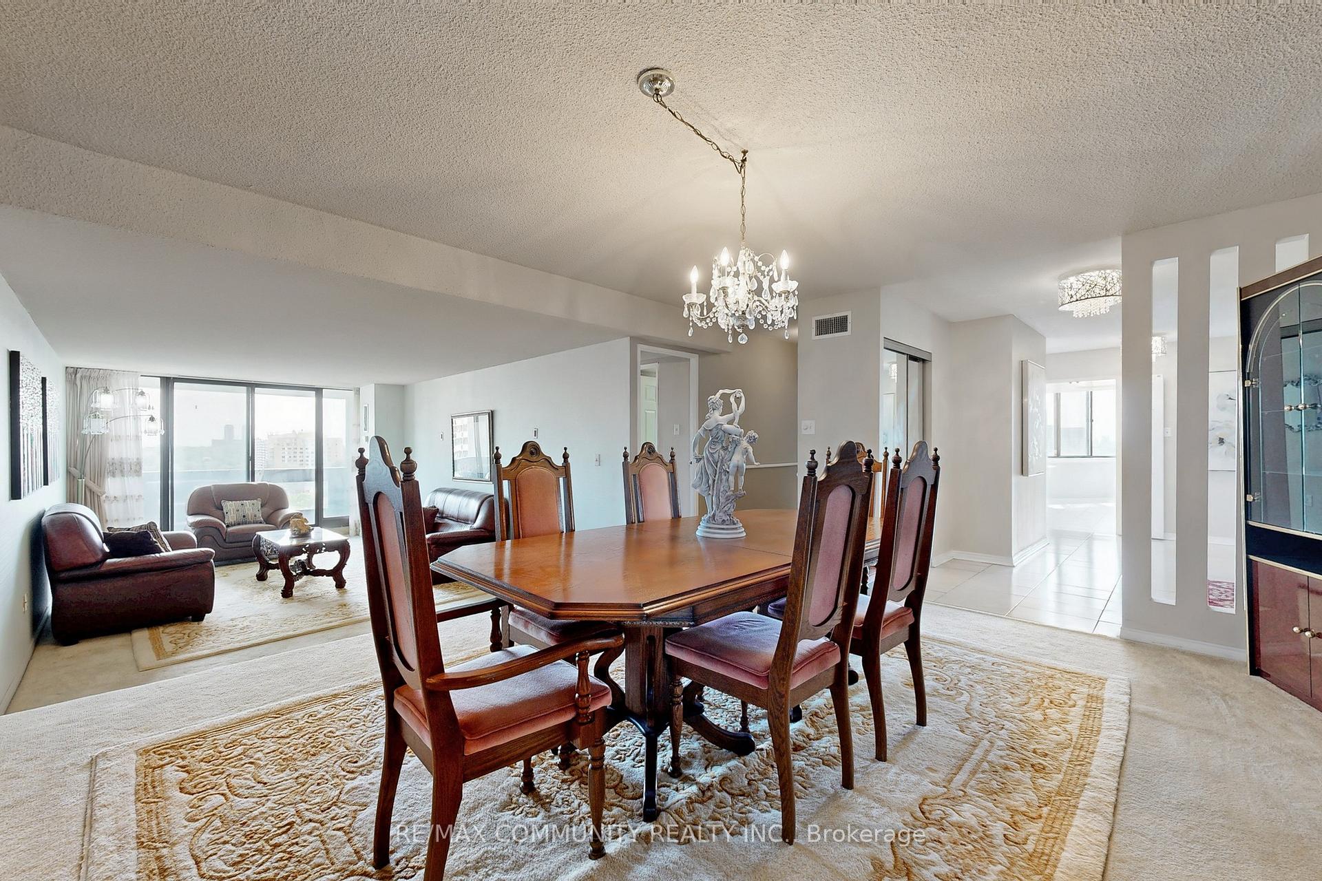3 Bedrooms Condo at 2330 Bridletowne, Toronto For sale