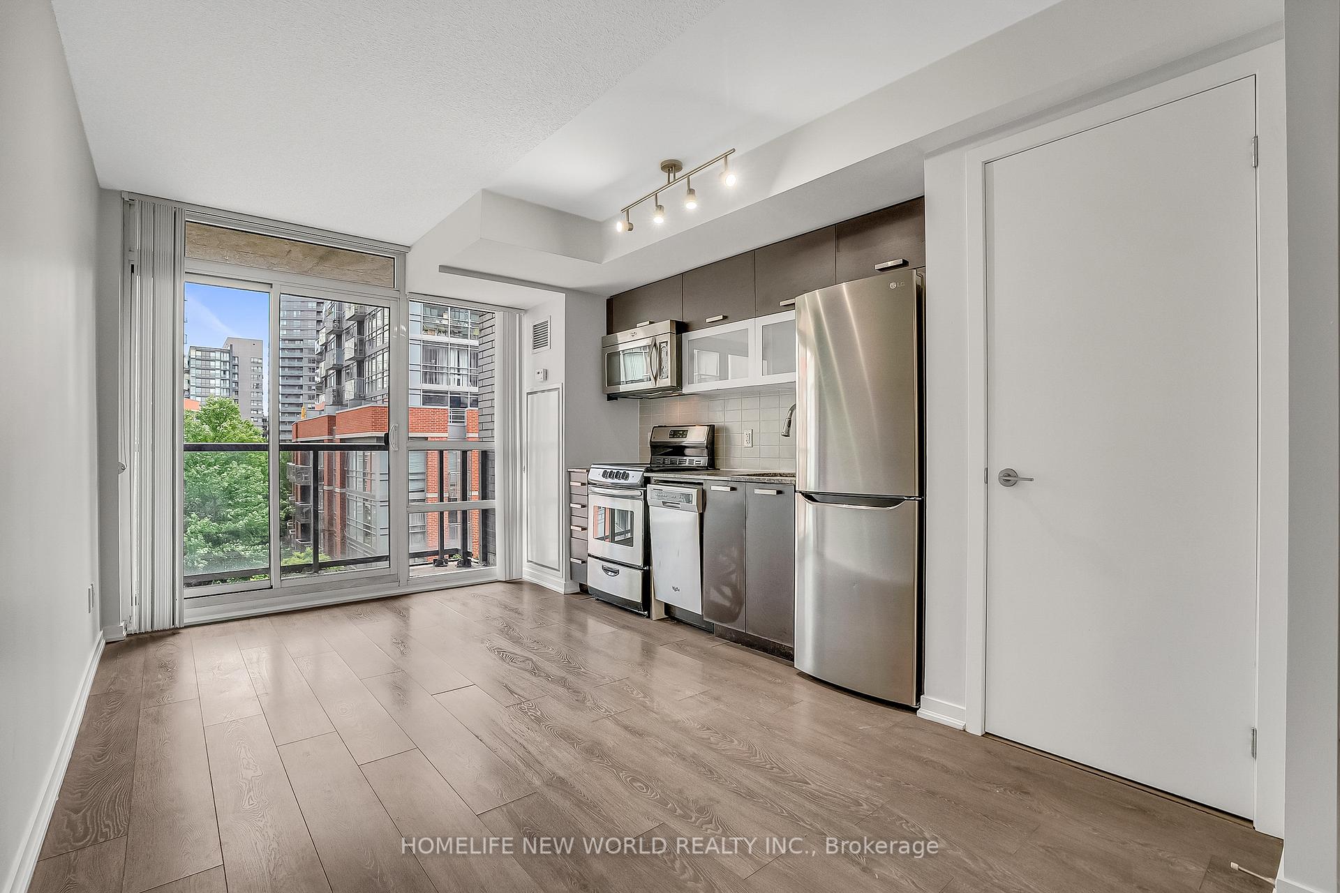 2 Bedrooms Condo at 68 Abell, Toronto For sale