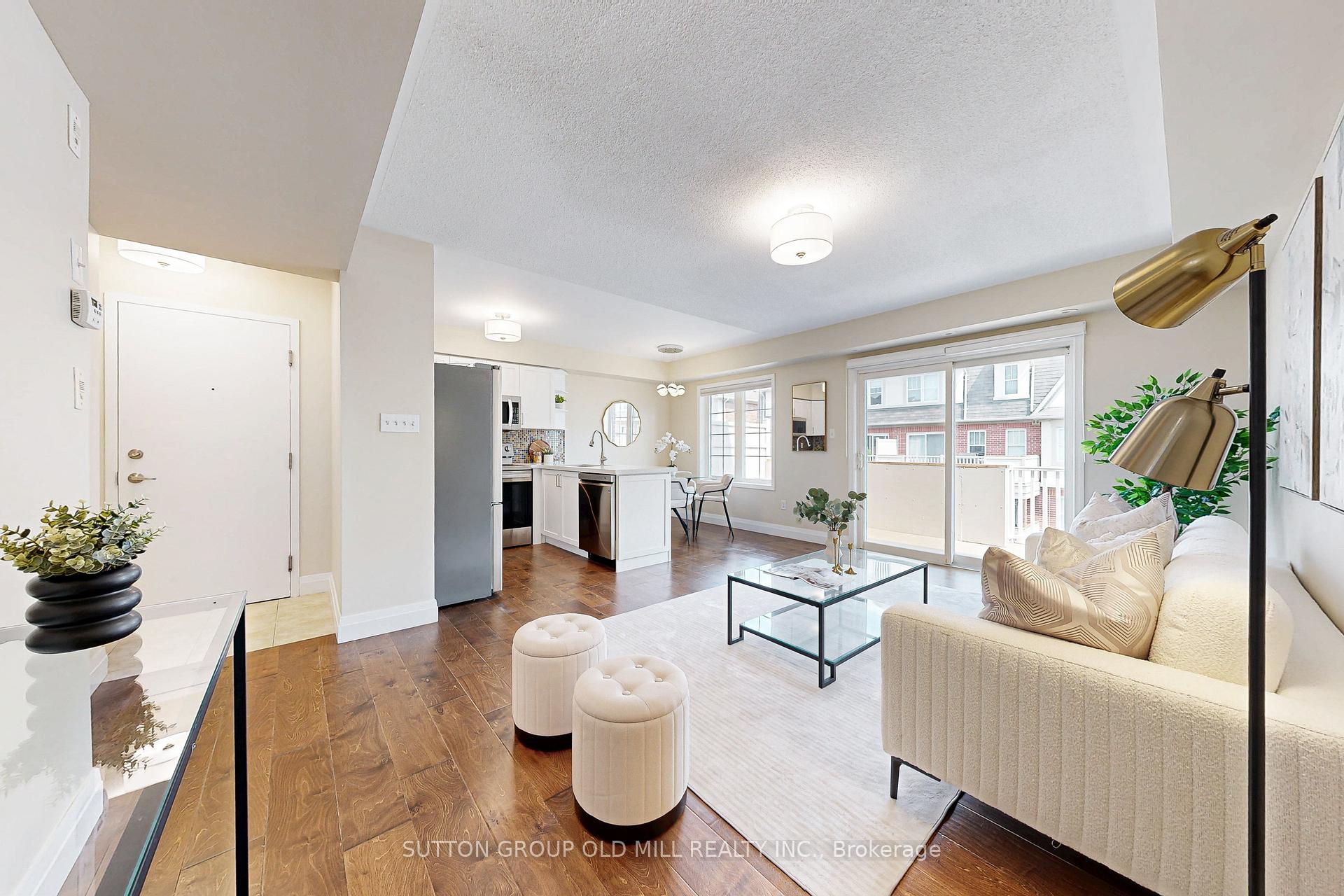 3 Bedrooms Condo at 760 Neighbourhood, Mississauga For sale