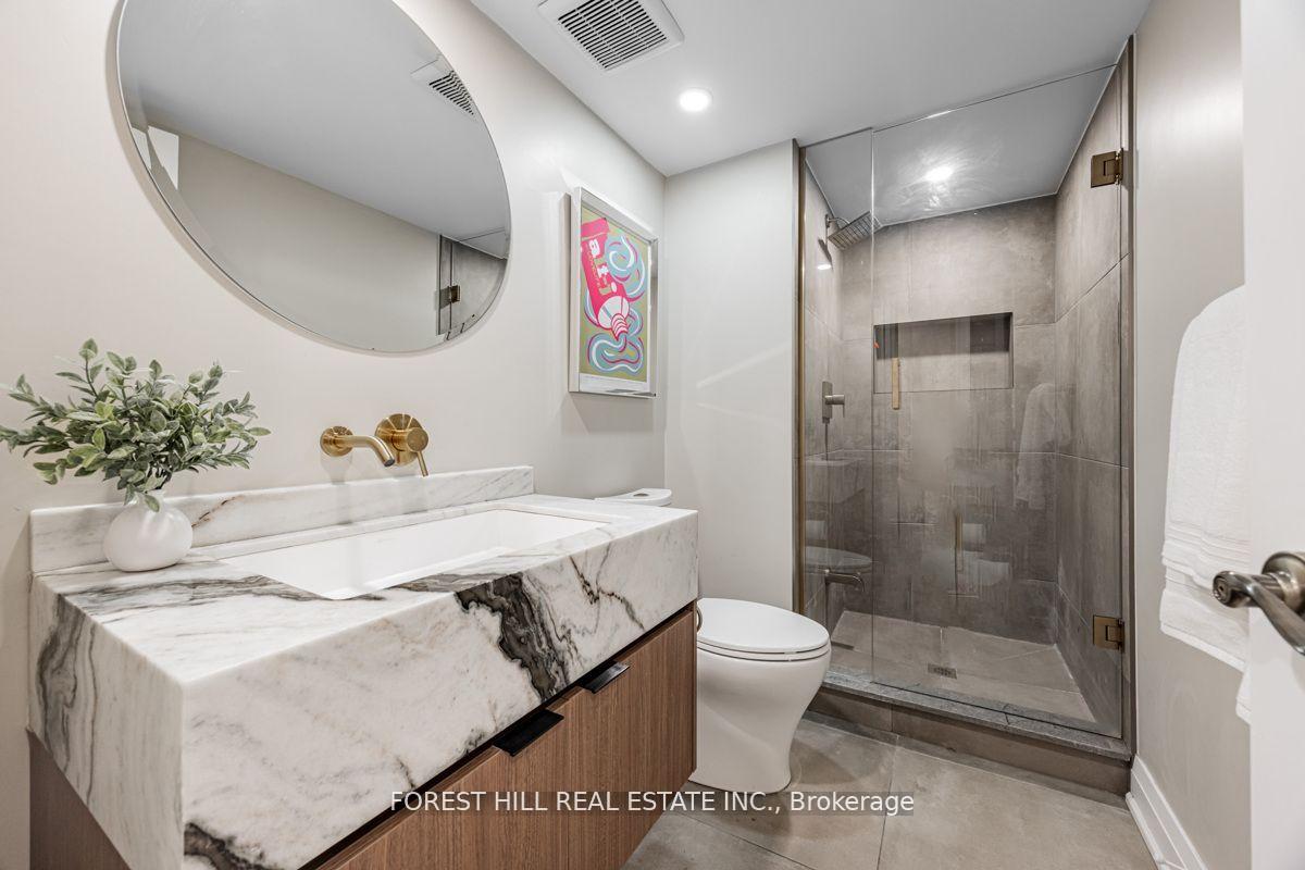 3 Bedrooms Condo at 900 Yonge, Toronto For sale