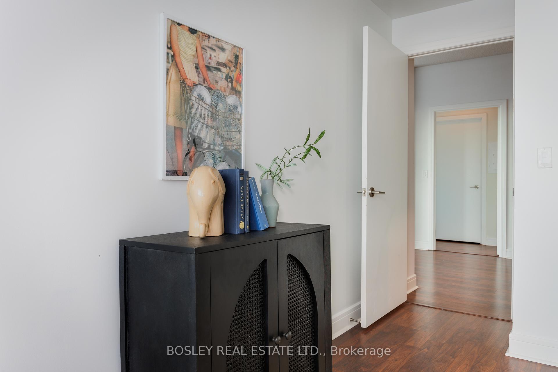 3 Bedrooms Condo at 35 Brian Peck, Toronto For sale