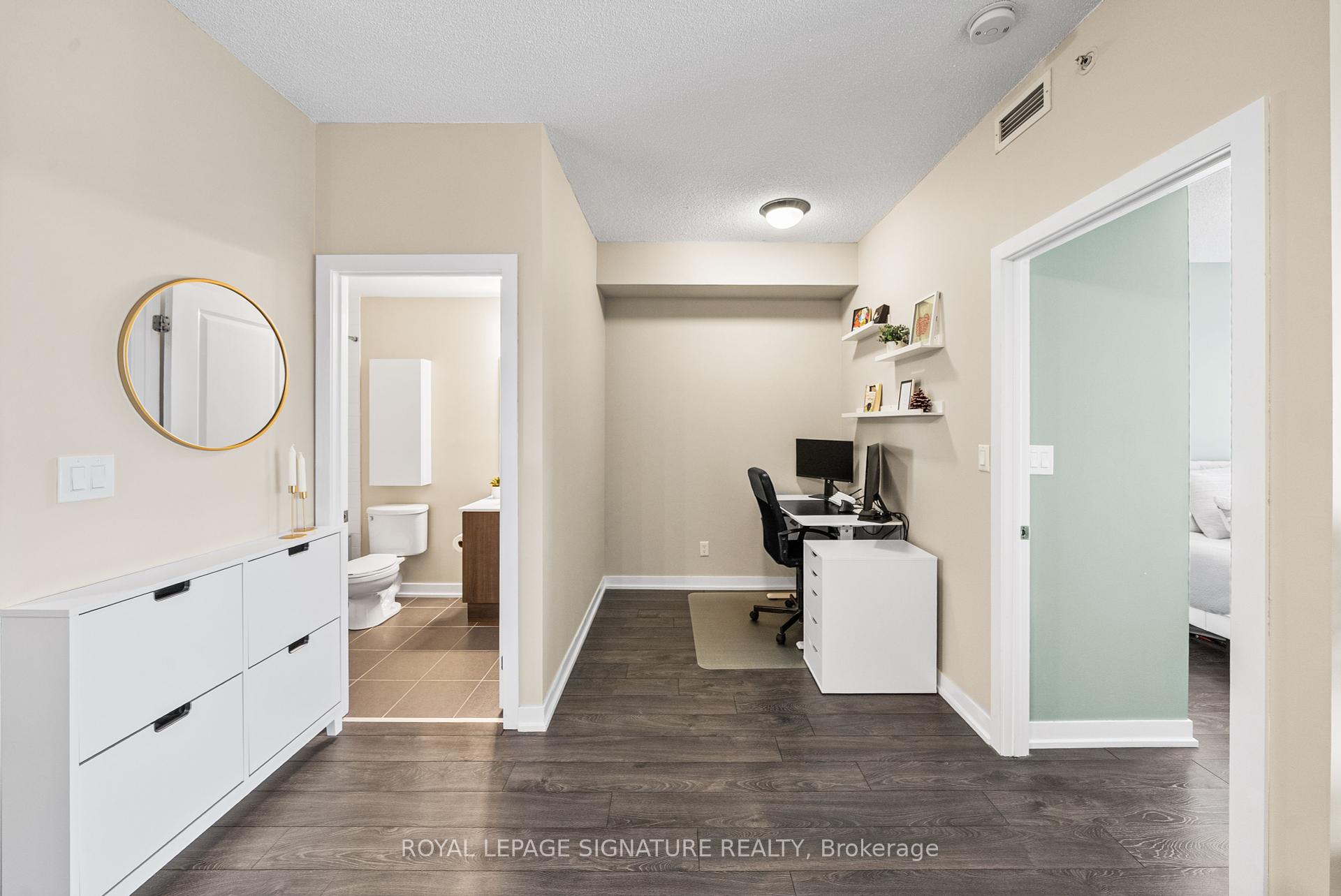 2 Bedrooms Condo at 1284 Guelph, Burlington For sale