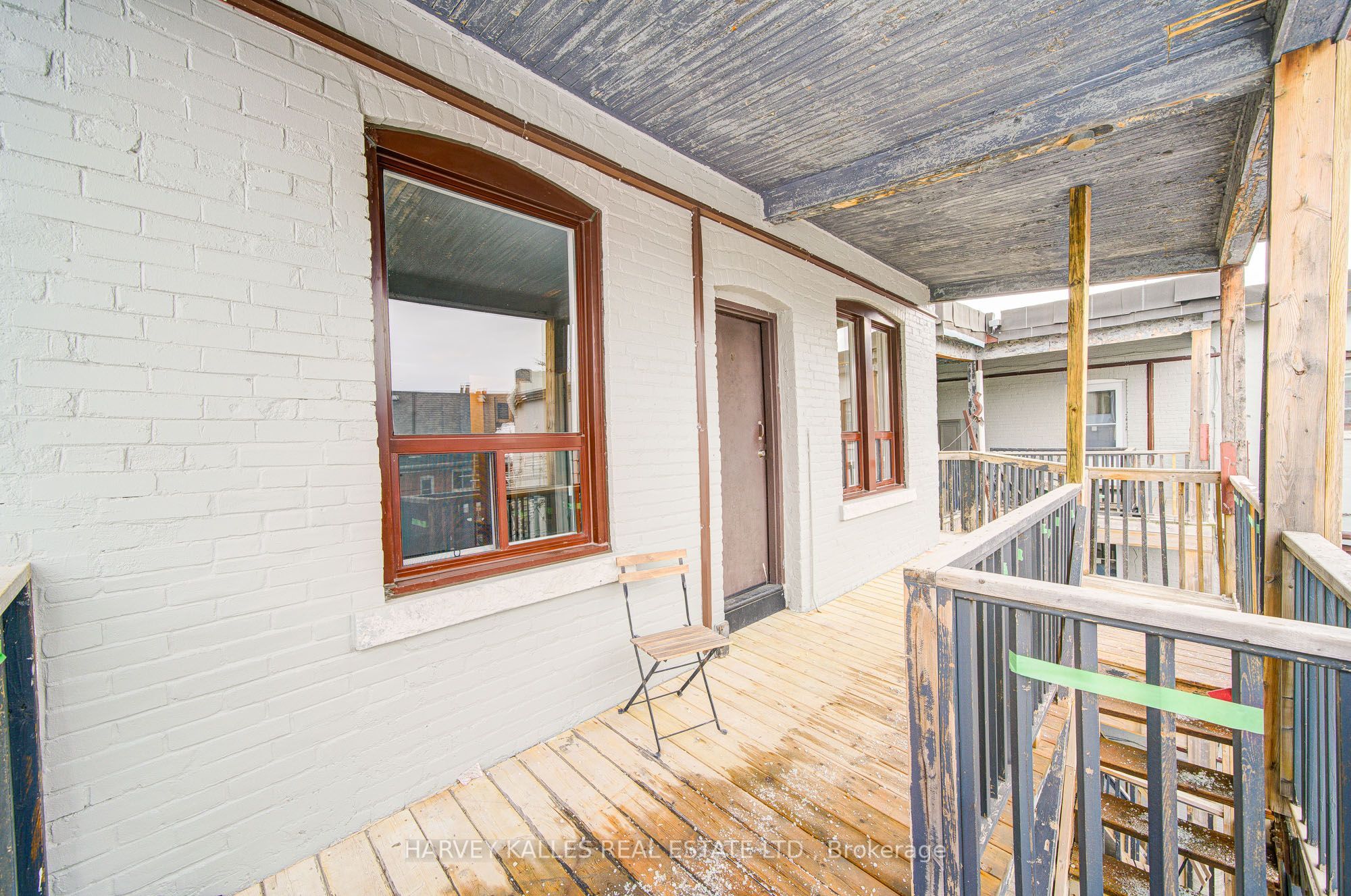 1074 St Clair Avenue W 2