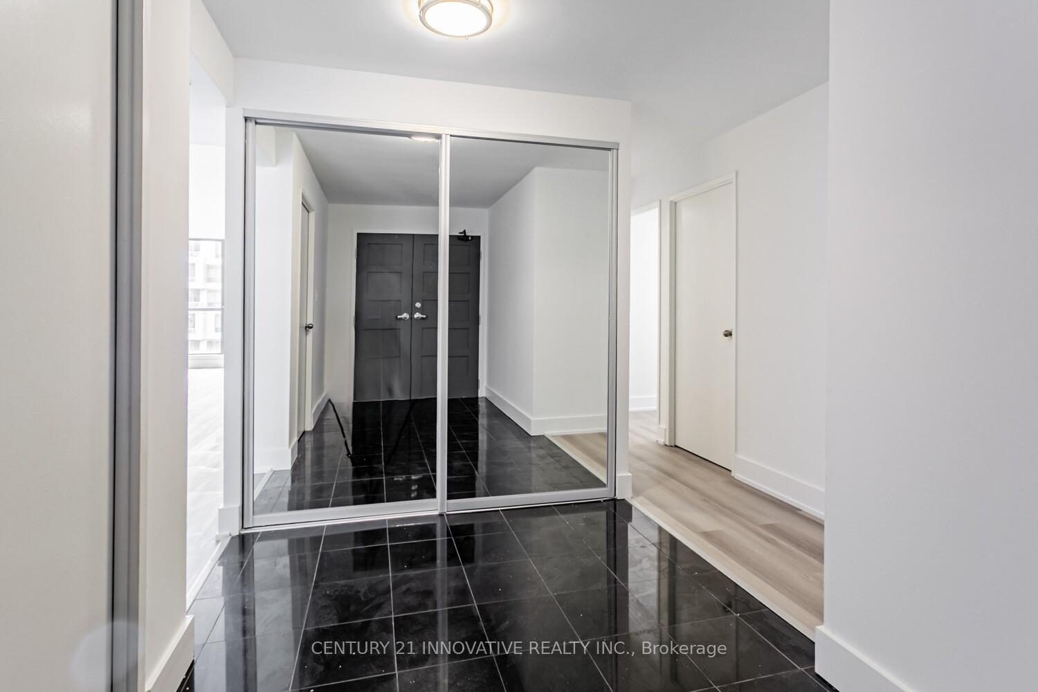 3 Bedrooms Condo at 188 Spadina, Toronto For sale