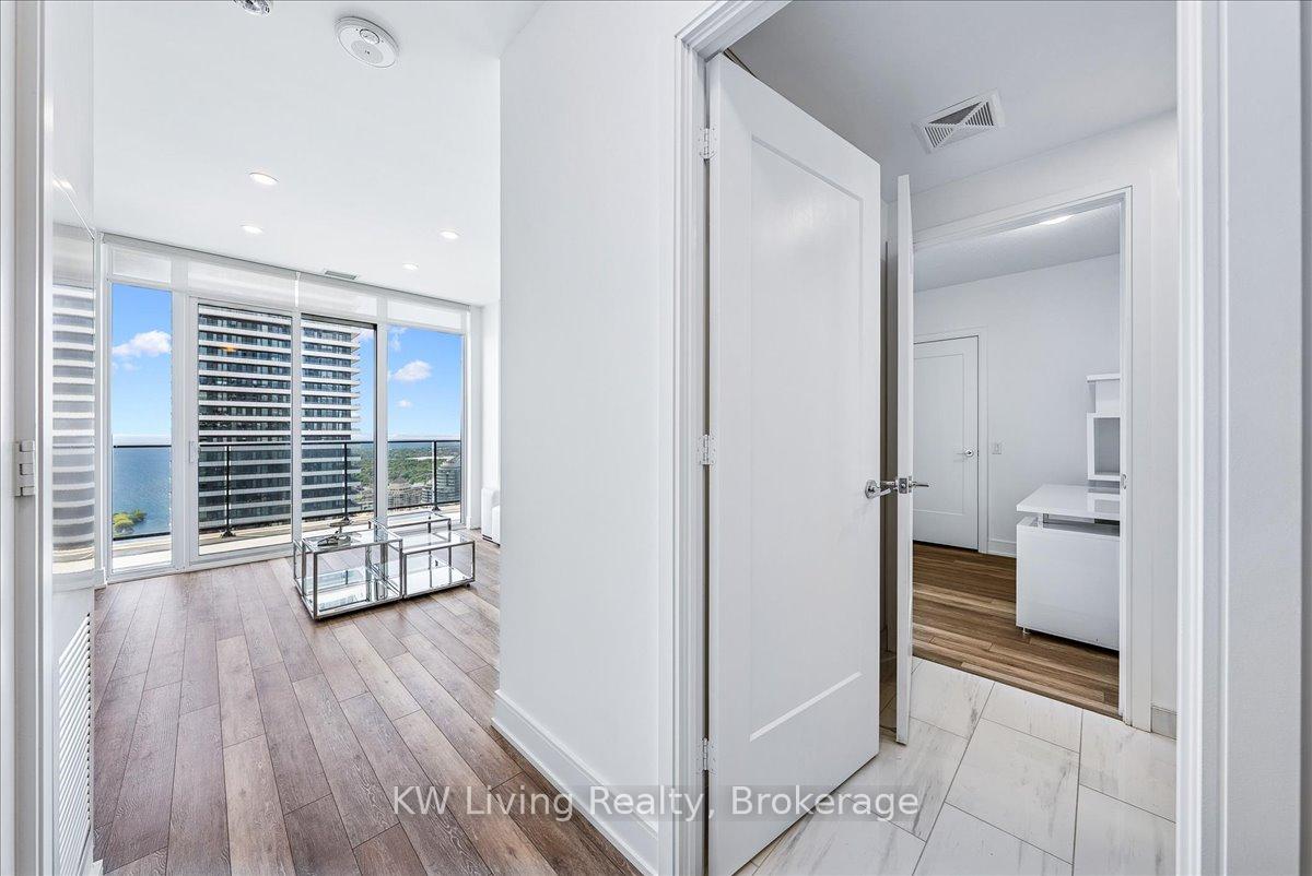 2 Bedrooms Condo at 70 Annie Craig, Toronto For sale