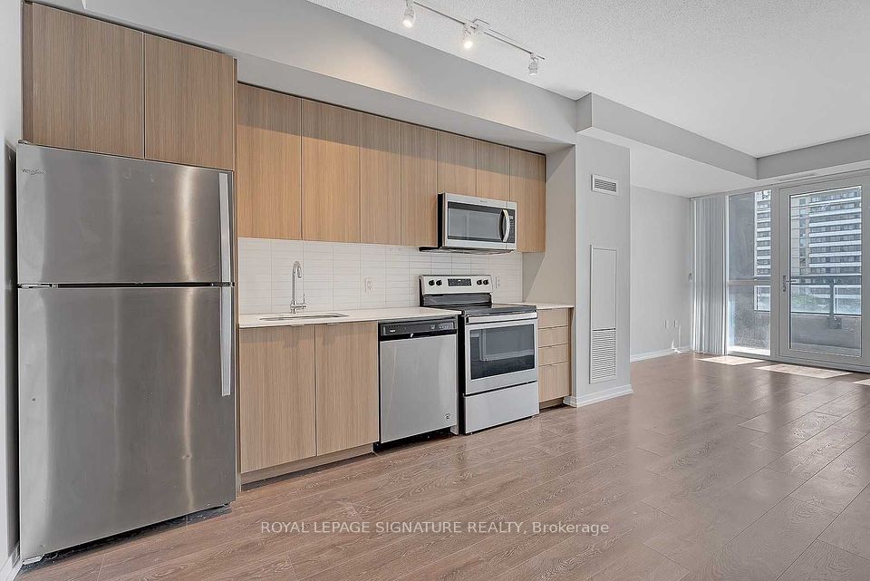 3237 Bayview