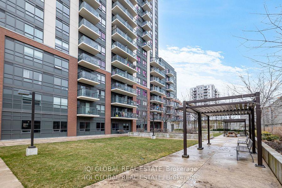 2 Bedrooms Condo at 1420 Dupont, Toronto For sale