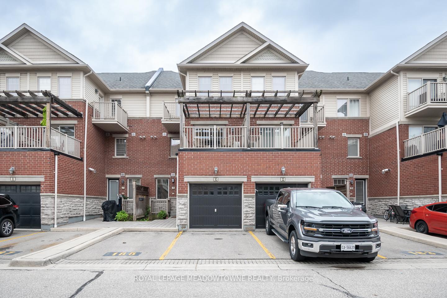4 Bedrooms Condo at 3355 Thomas, Mississauga For sale