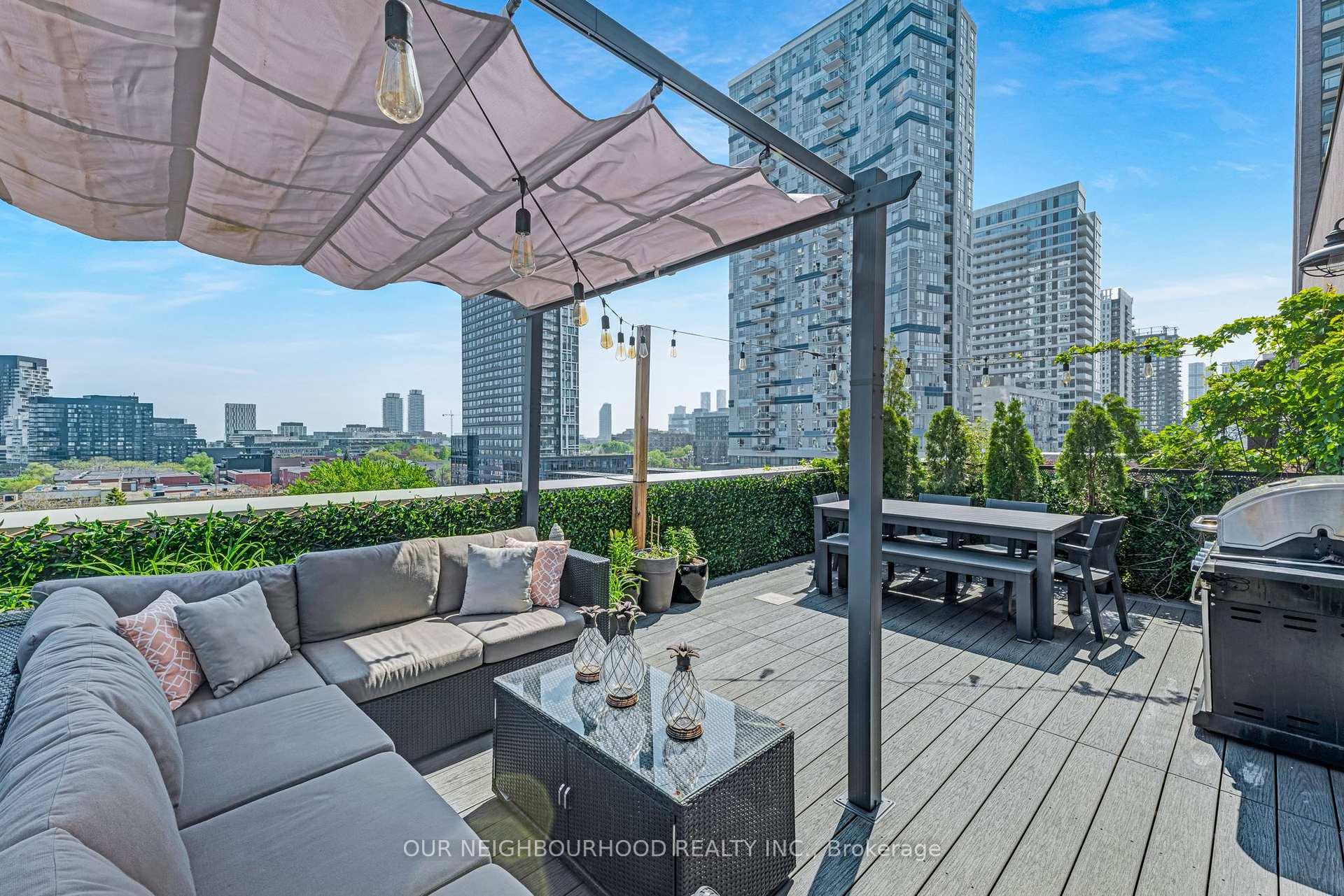2 Bedrooms Condo at 736 Dundas, Toronto For sale